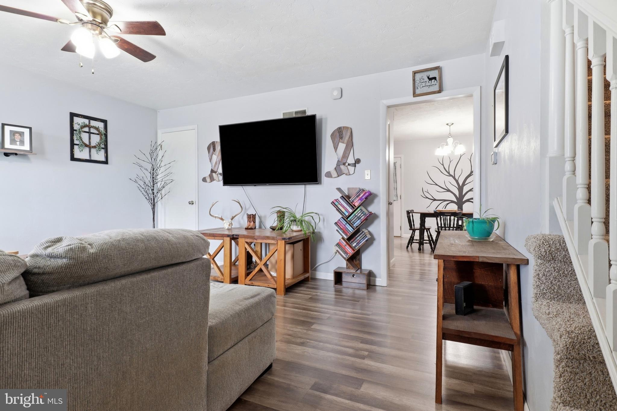 COLONIAL RIDGE - Residential