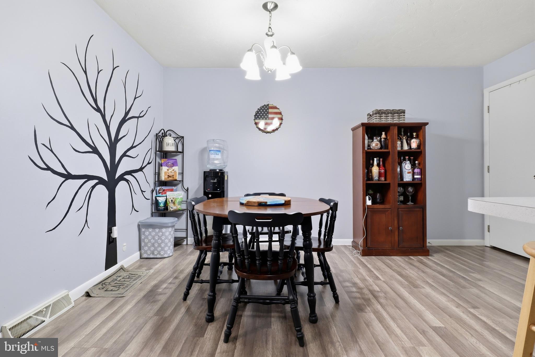 COLONIAL RIDGE - Residential