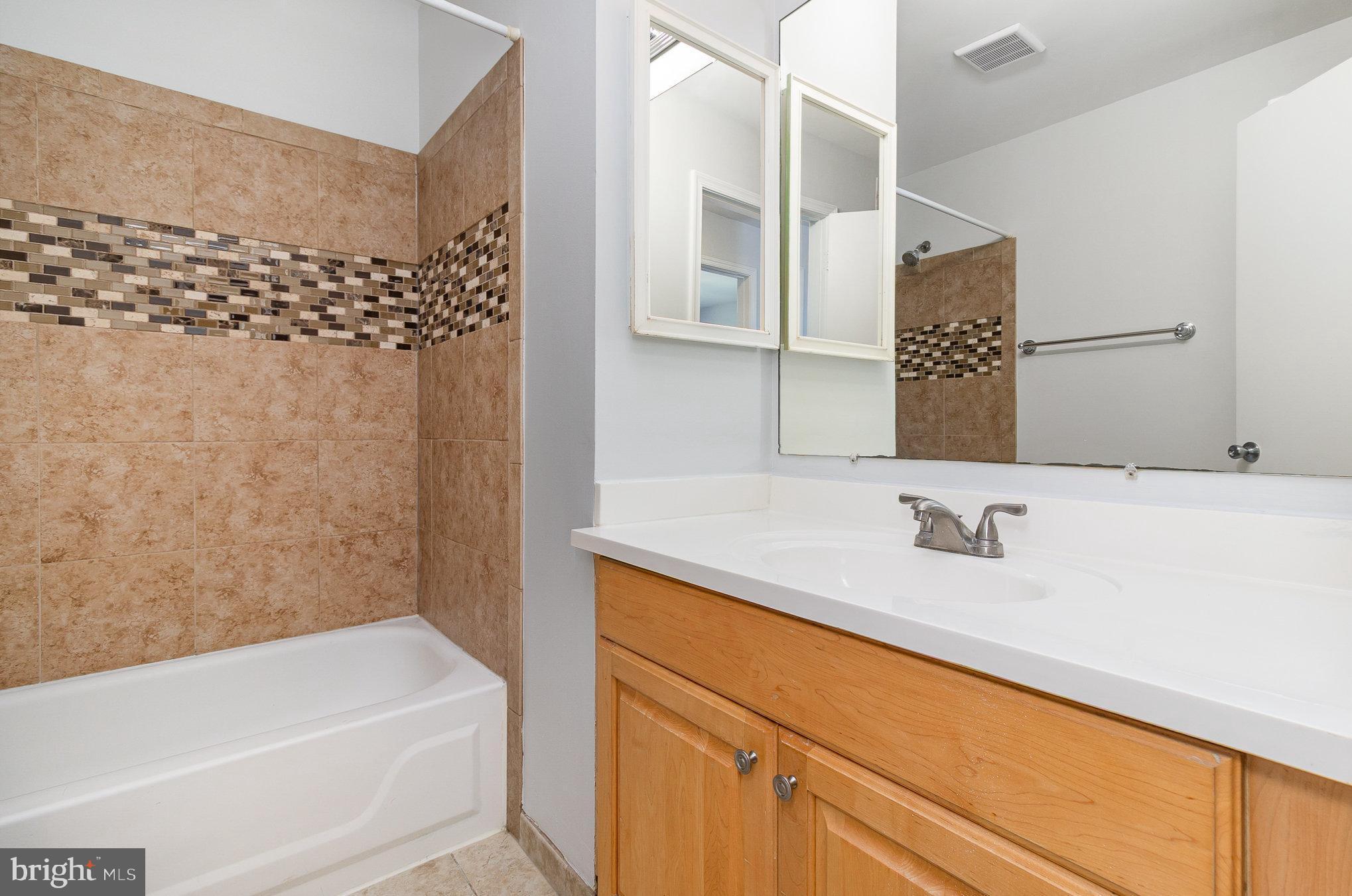 HEATHER GLEN - Residential Lease