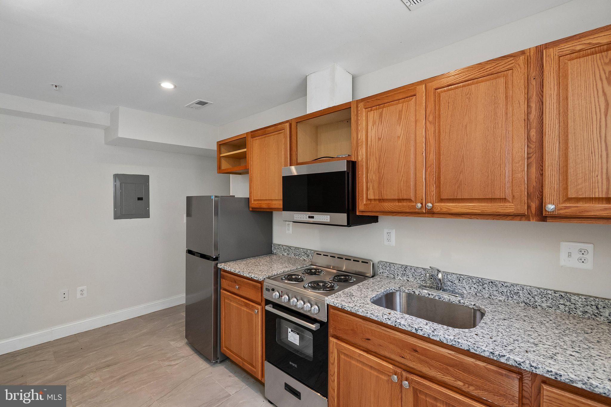 CONGRESS HEIGHTS - Commercial Sale