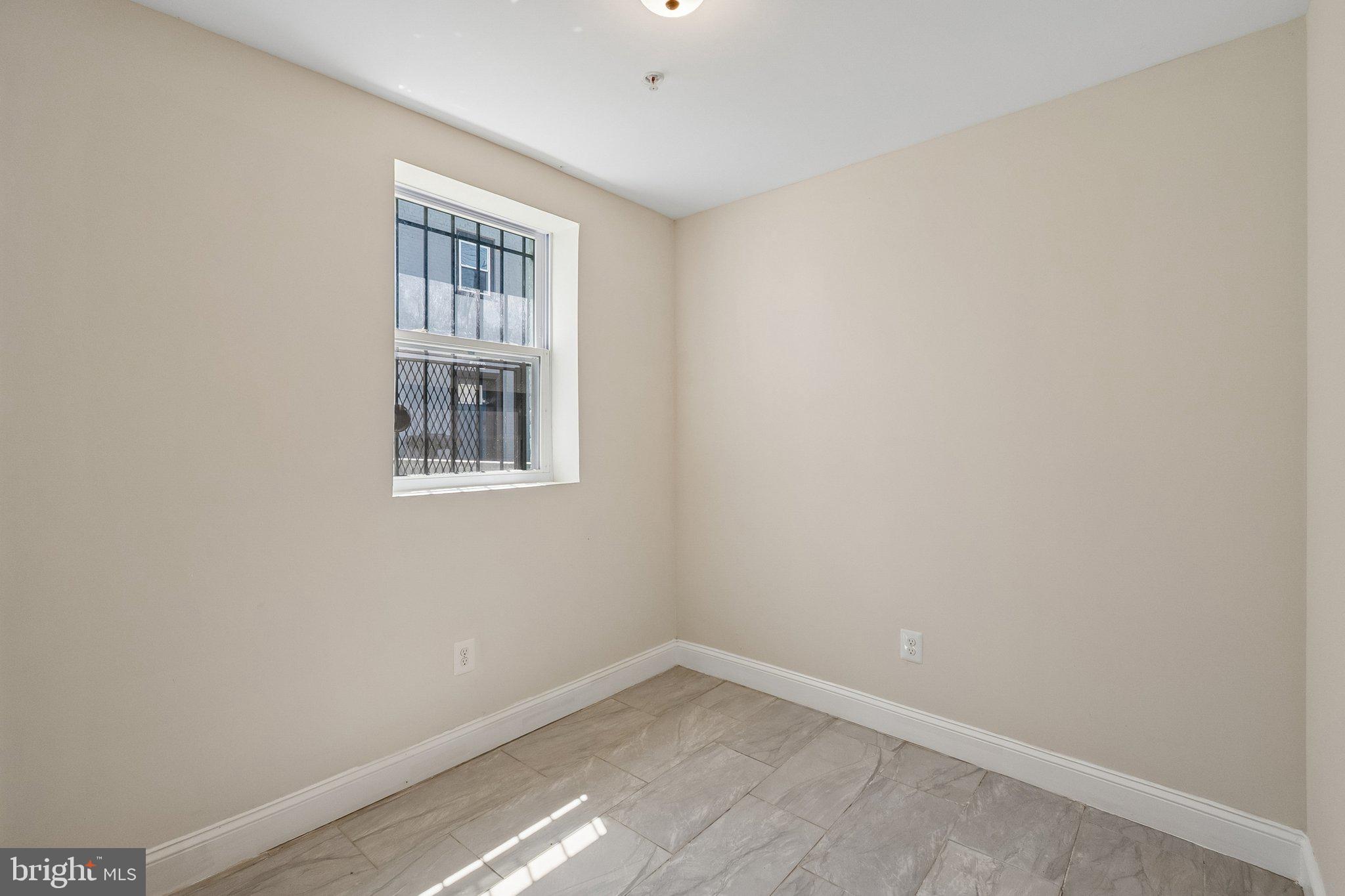 CONGRESS HEIGHTS - Commercial Sale