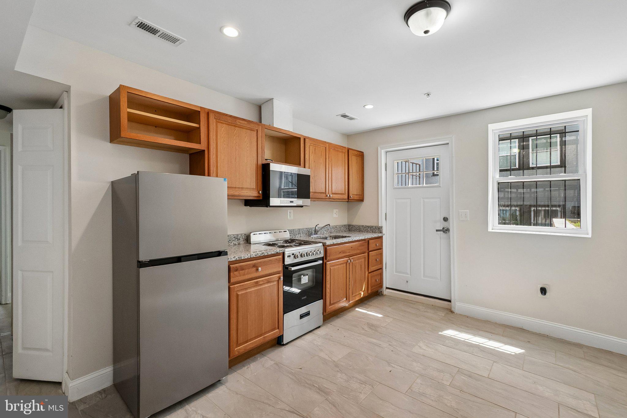 CONGRESS HEIGHTS - Commercial Sale