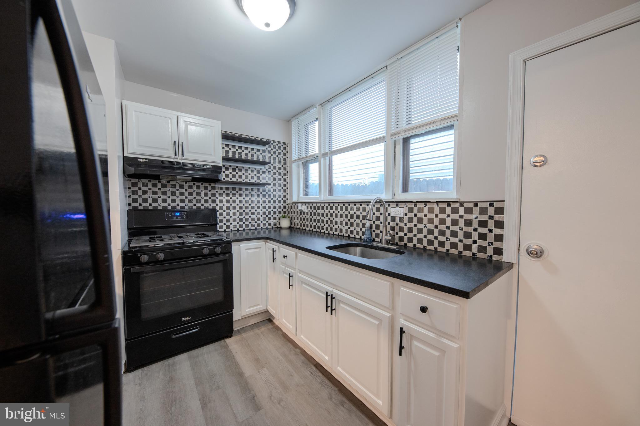 PORT RICHMOND - Residential