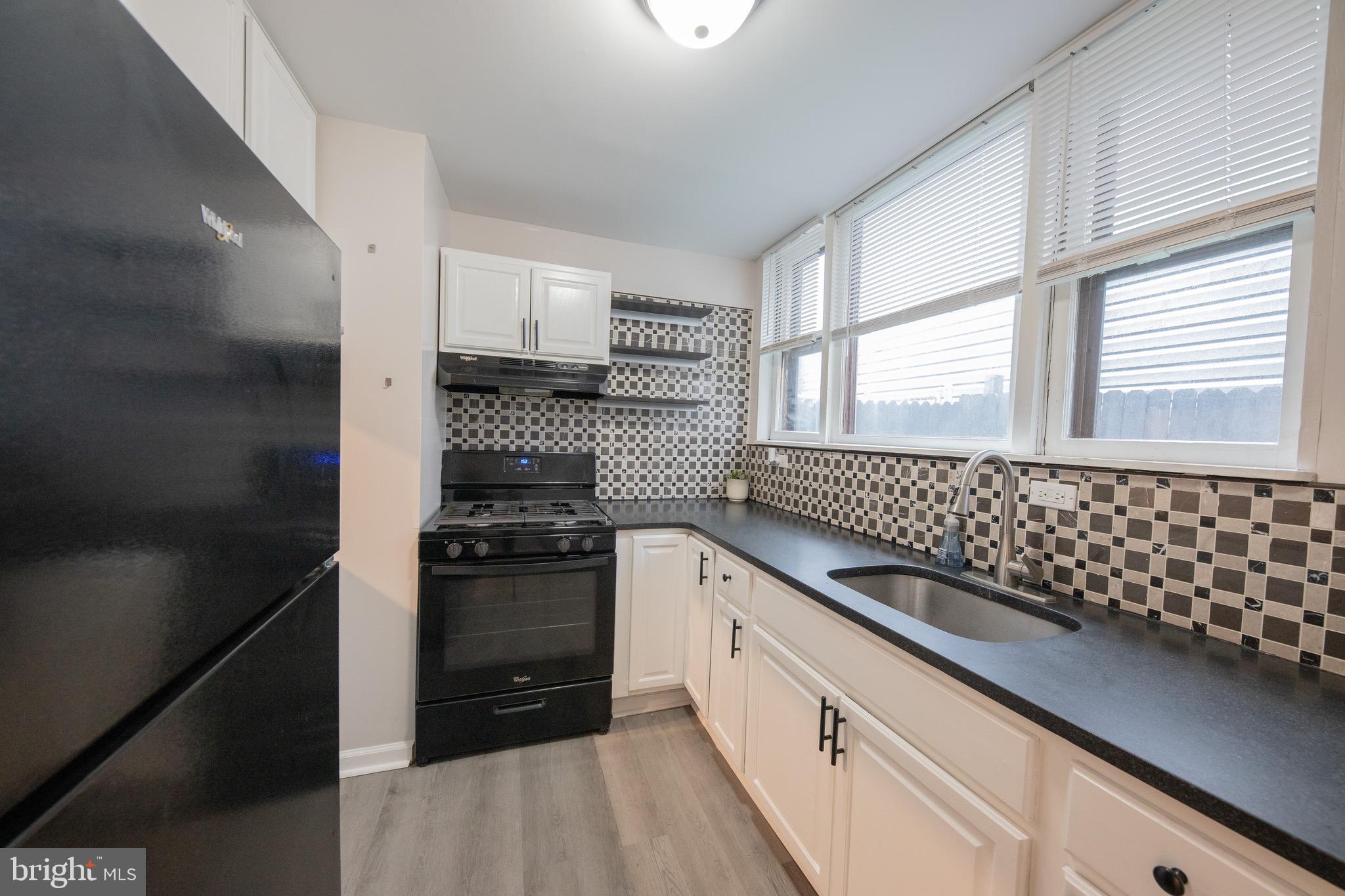 PORT RICHMOND - Residential