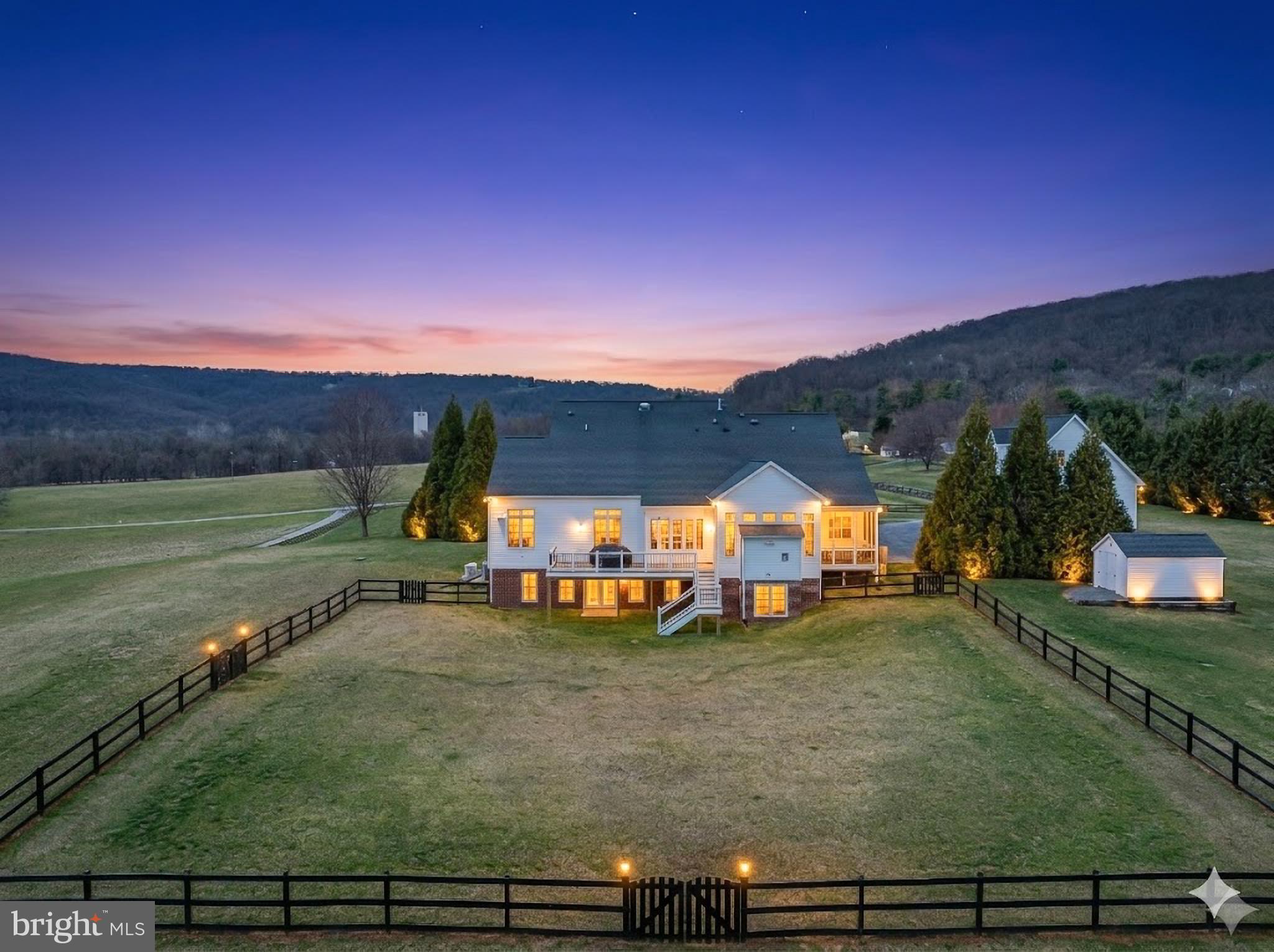 WHITEHALL FARM - Residential