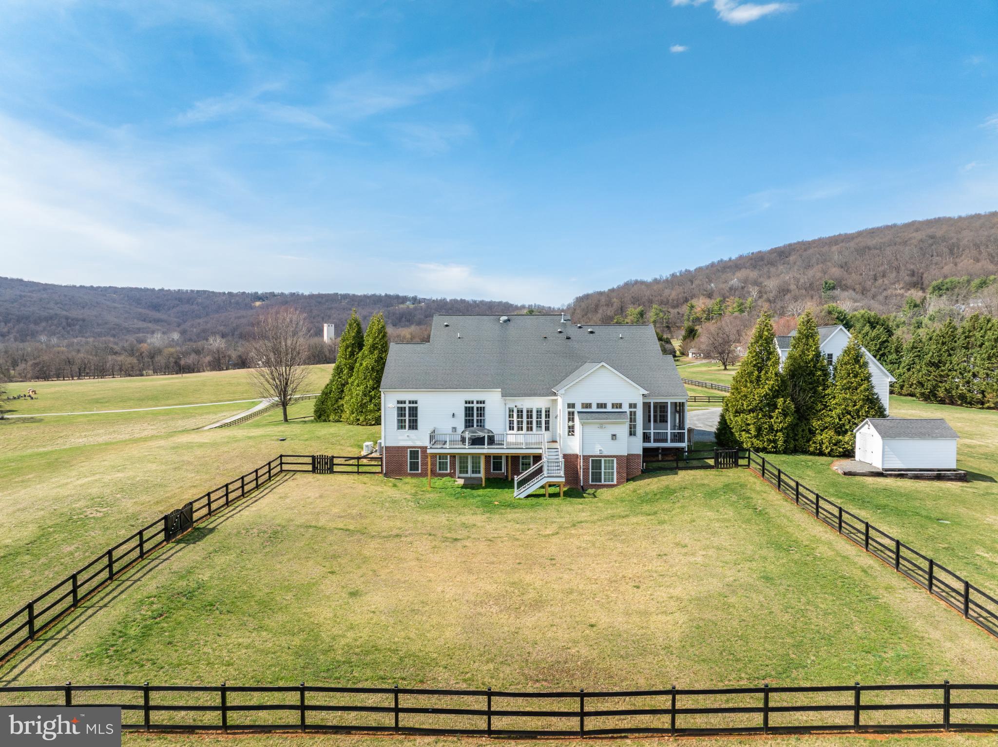 WHITEHALL FARM - Residential