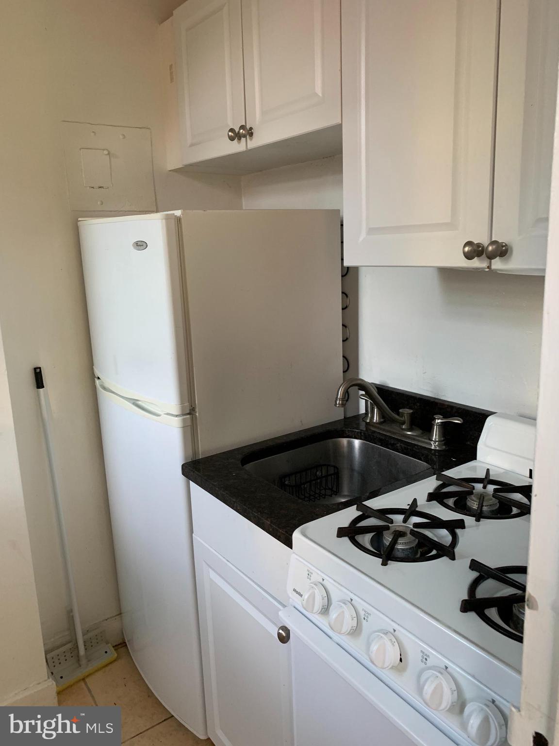RIVER PLACE EAST - Residential Lease