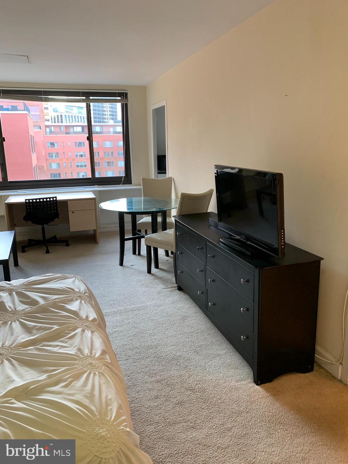 RIVER PLACE EAST - Residential Lease