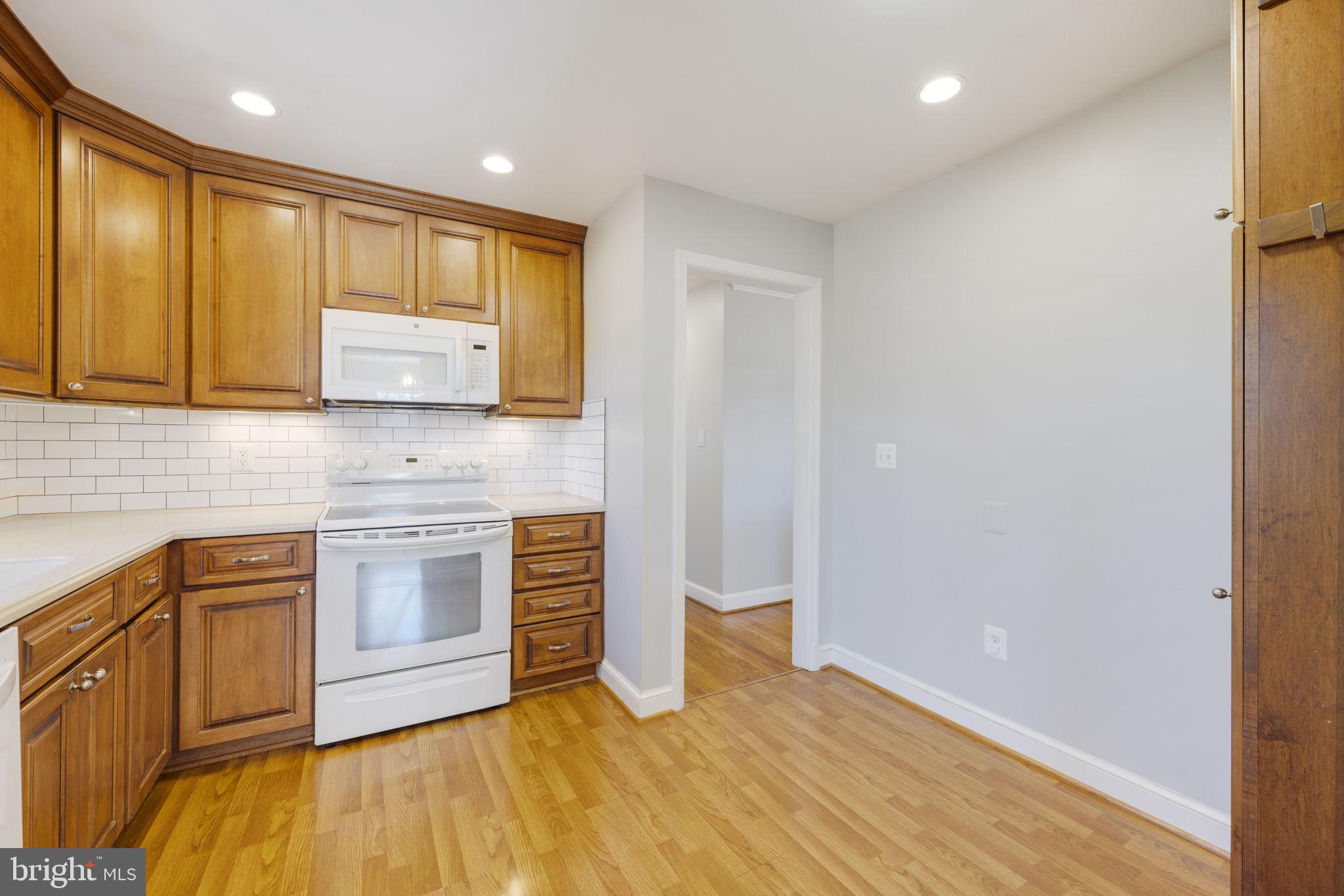 BUSH HILL WOODS - Residential