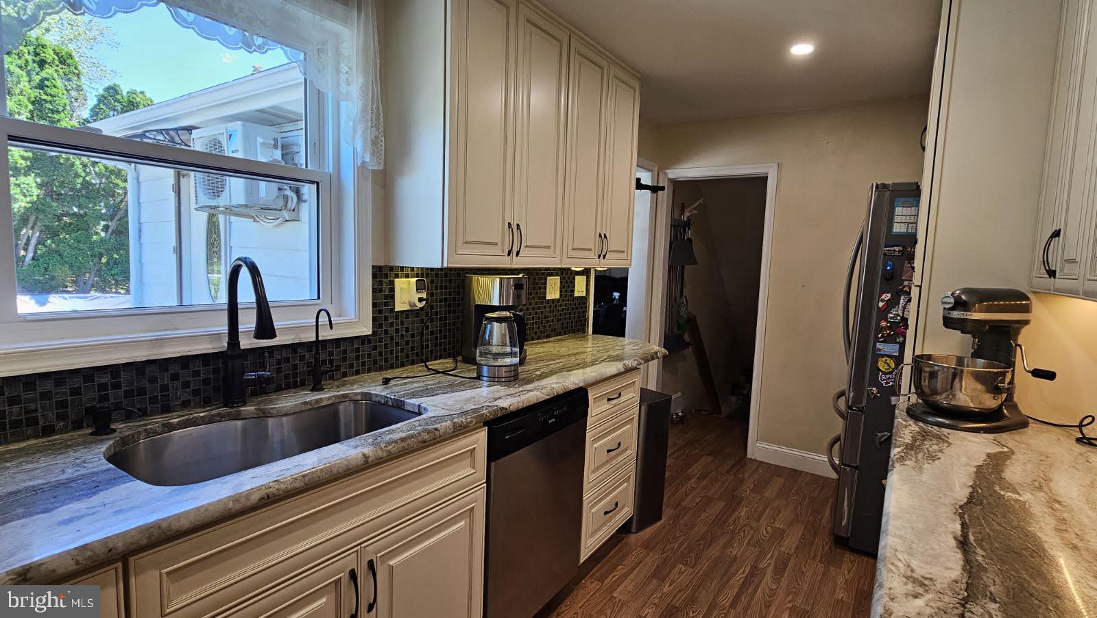 VALLEY VIEW - Residential