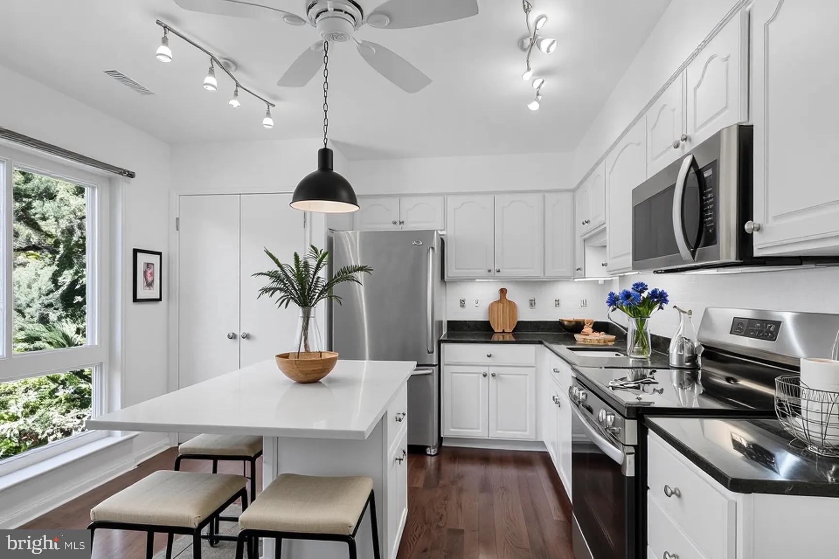 FAIRFAX PLAZA TOWNHOUSES - Residential