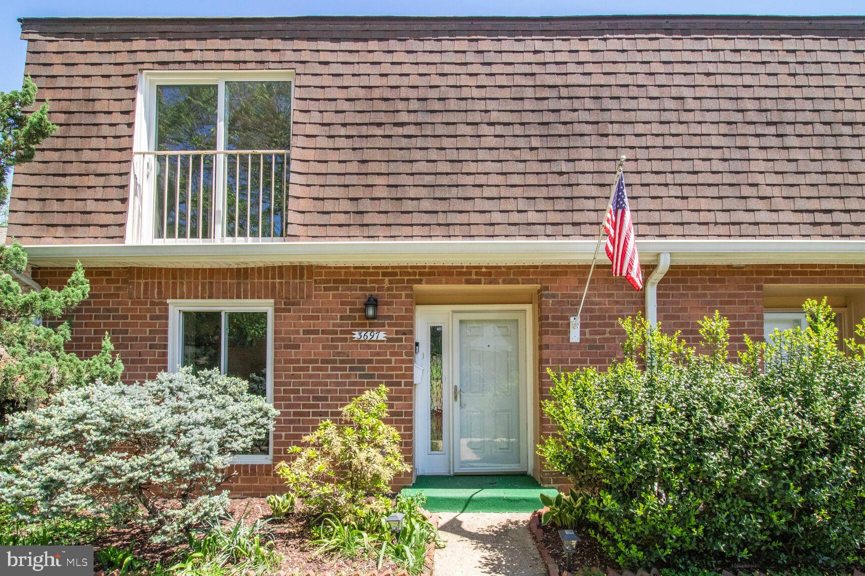 FAIRFAX PLAZA TOWNHOUSES - Residential
