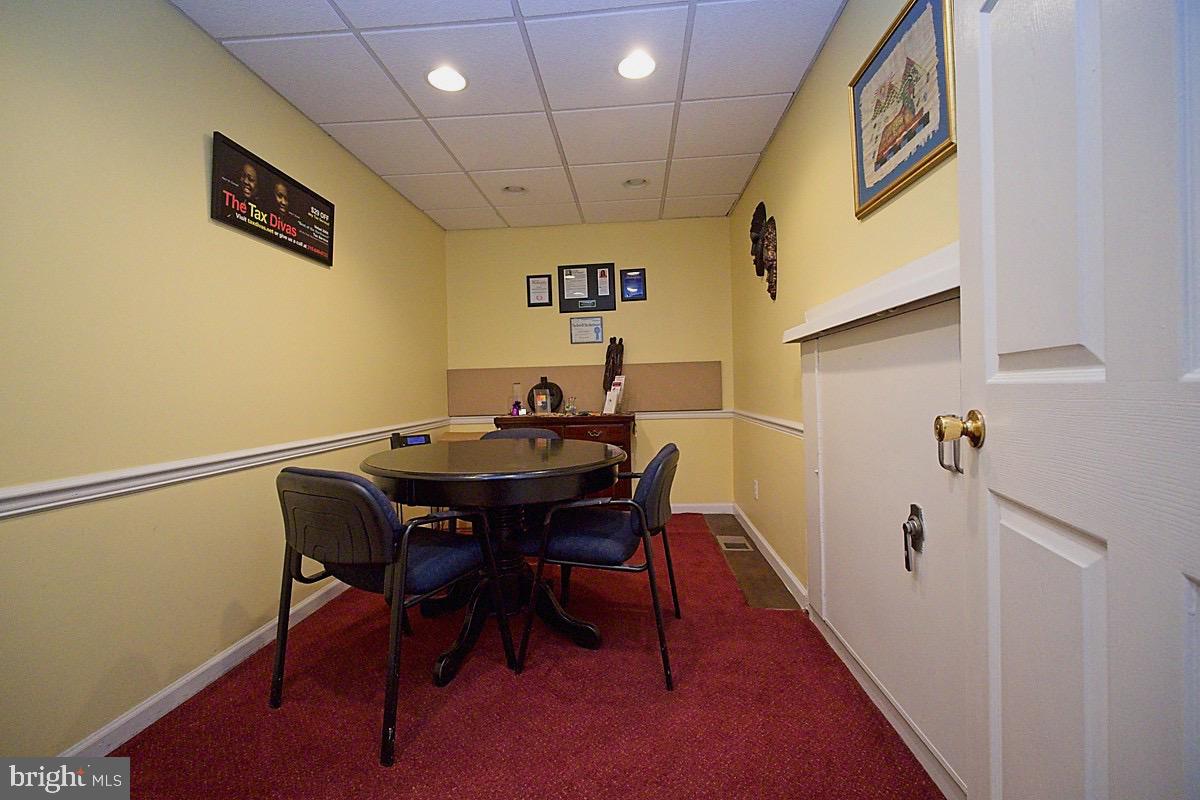 JENKINTOWN - Commercial Sale
