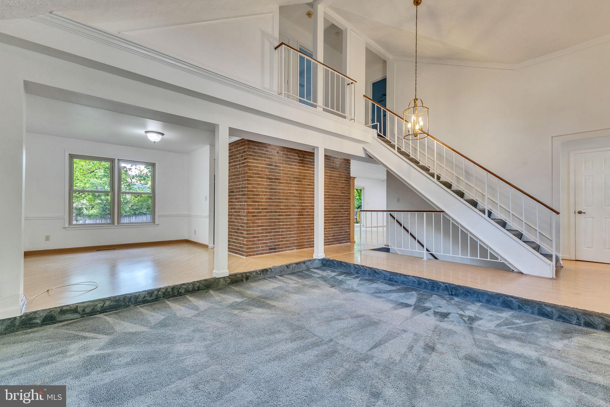 HERITAGE OAKS - Residential