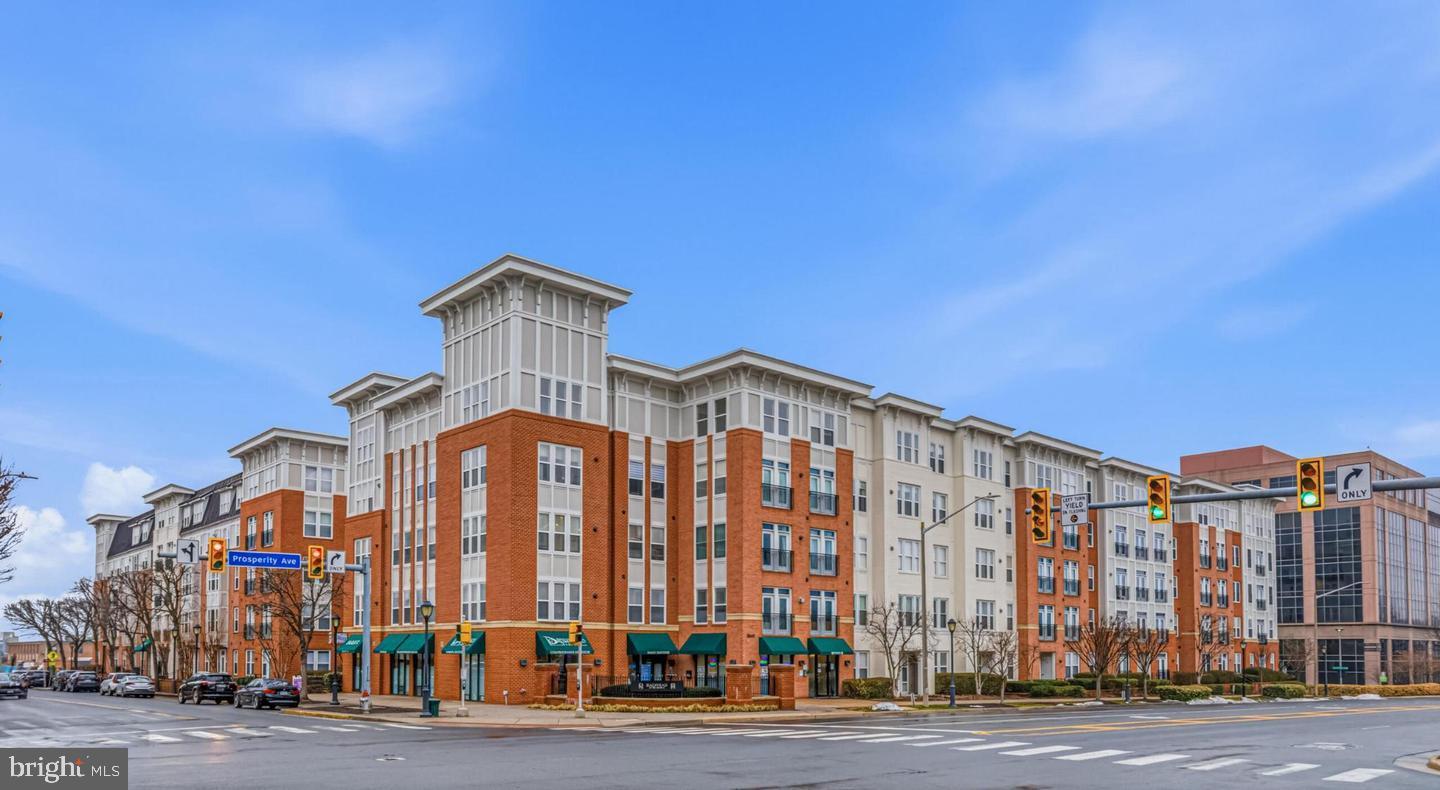 HALSTEAD AT THE METRO - Residential