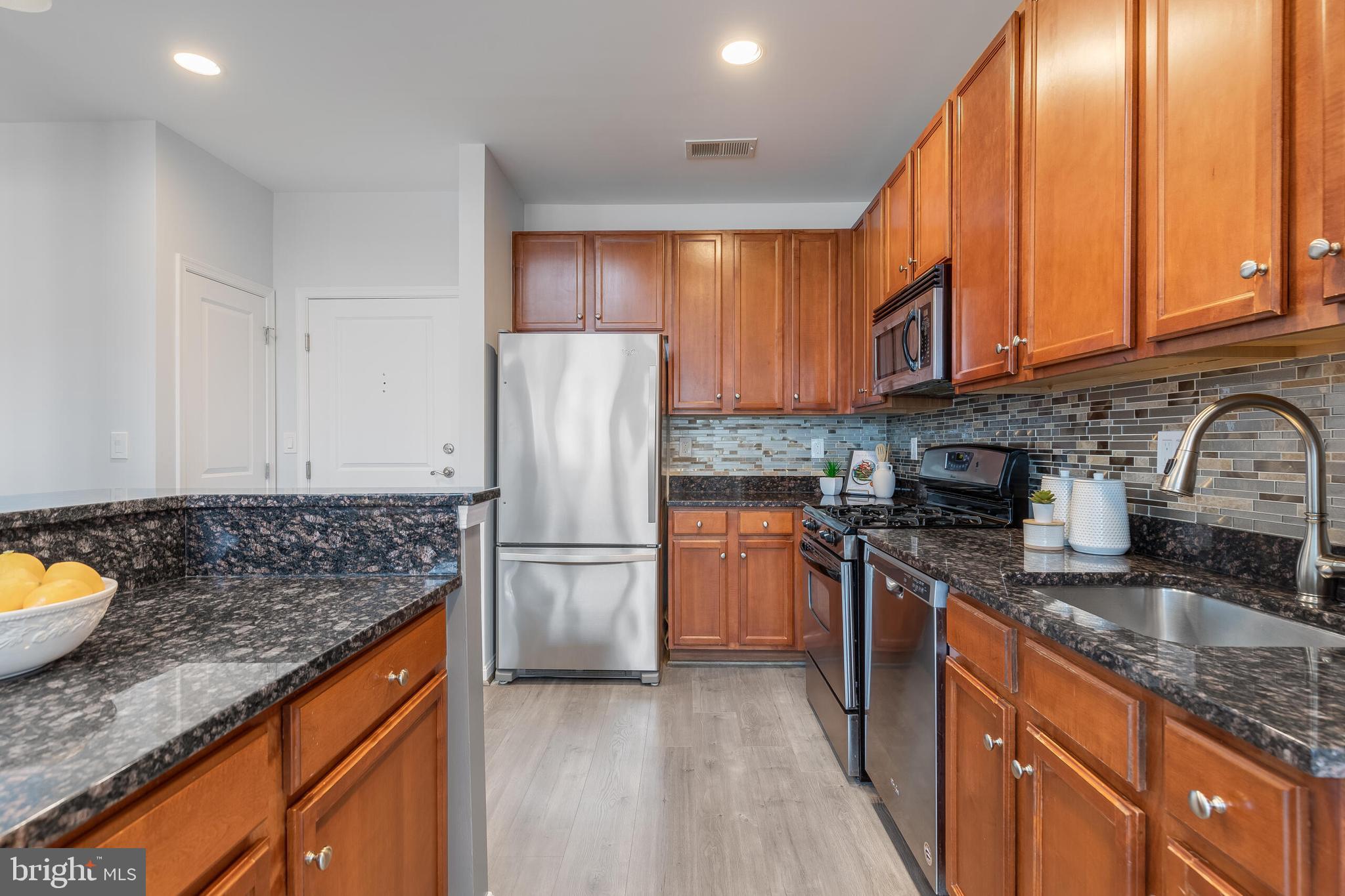 HALSTEAD AT THE METRO - Residential