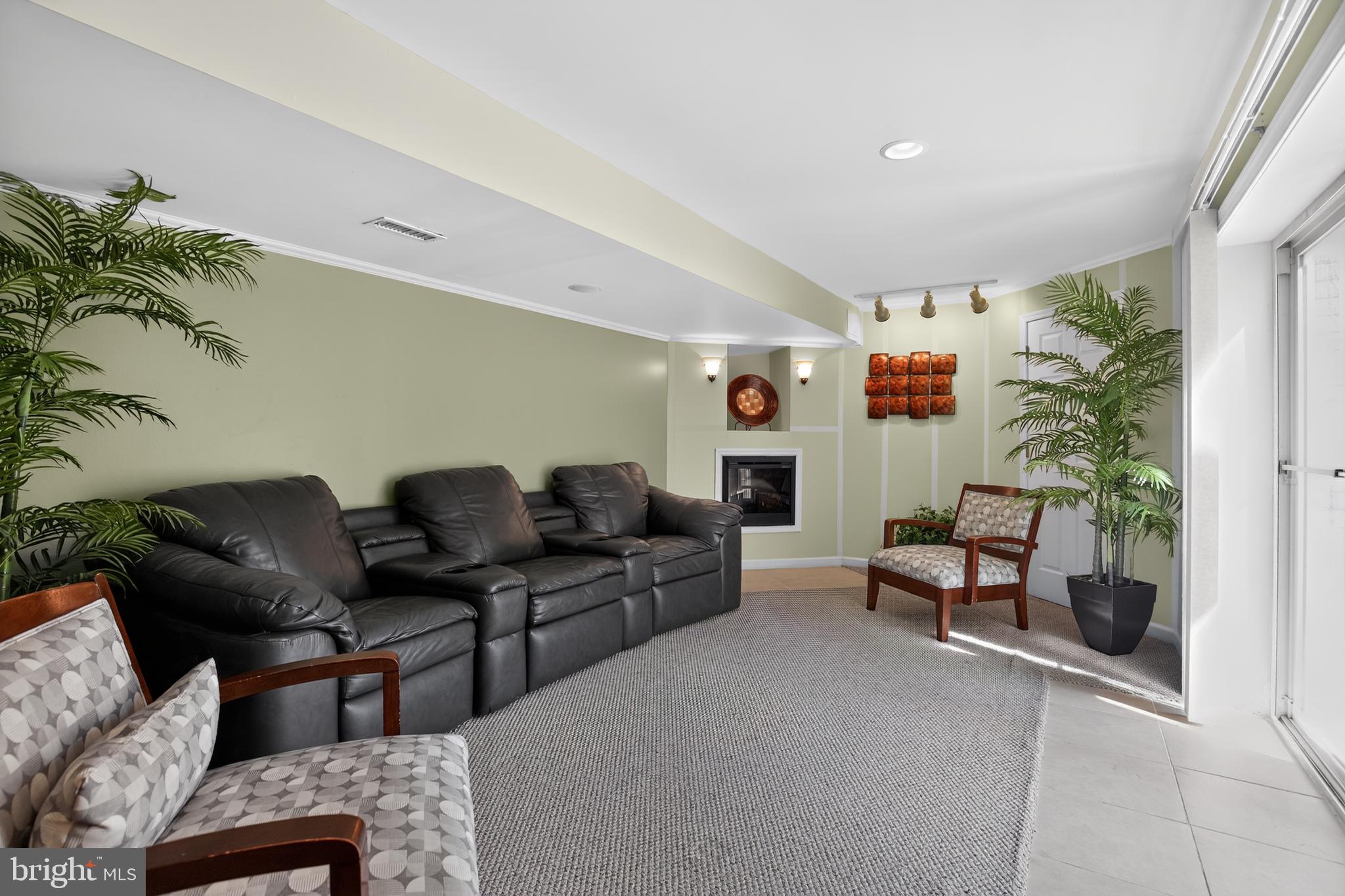 VILLAGES AT LEONARDTOWN - Residential