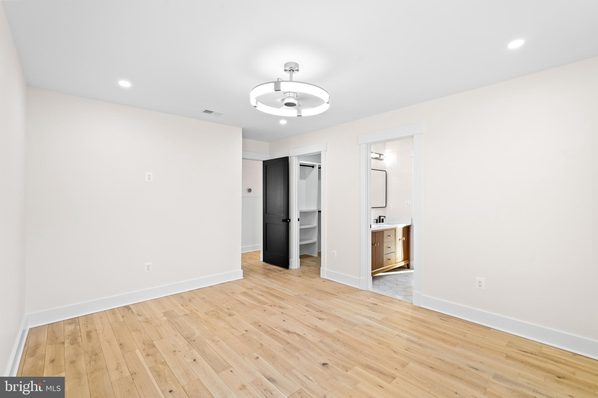 MANOR PARK - Residential