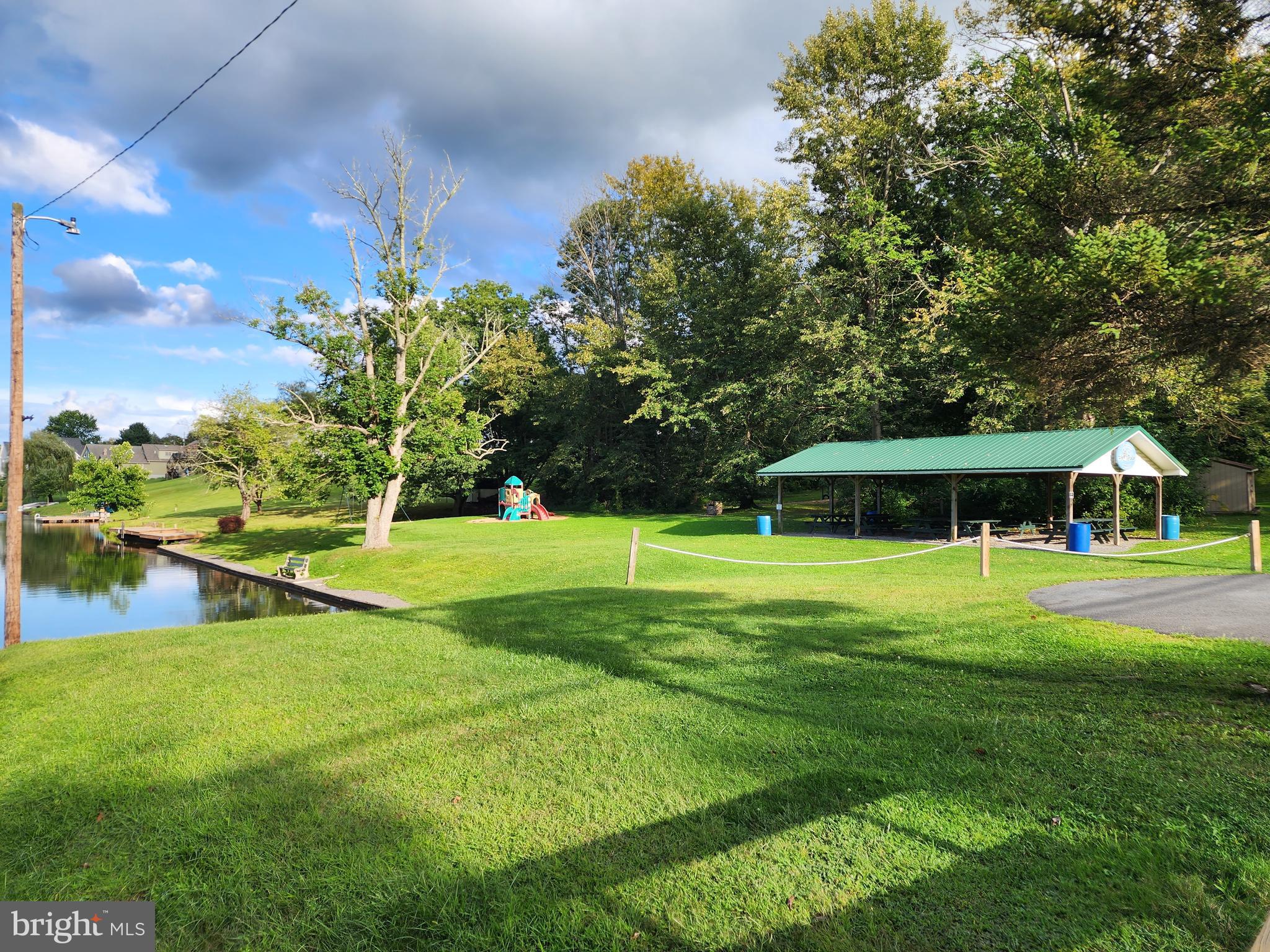 LAKE WYNONAH - Residential