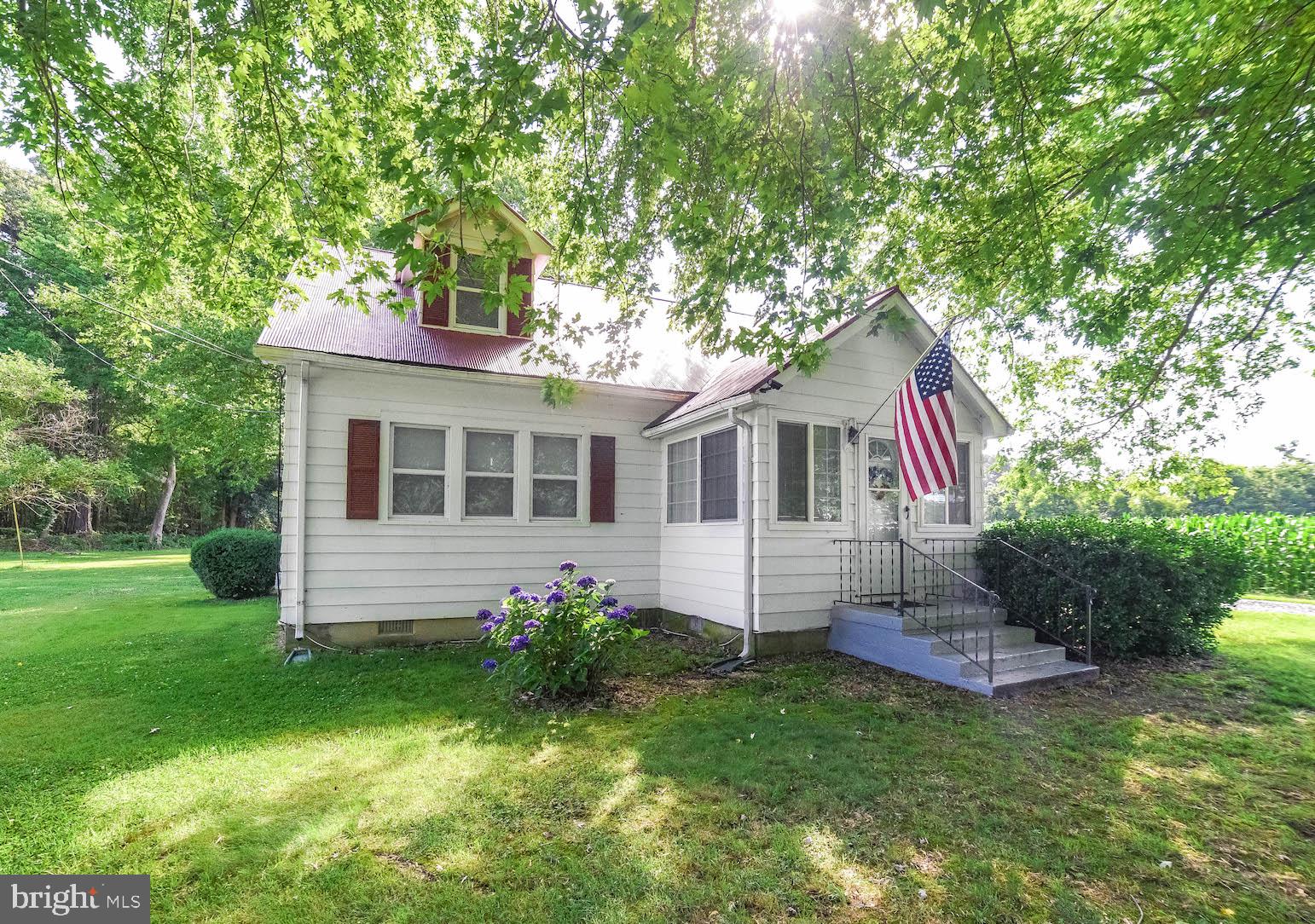 You have to check out this beautiful 2 bed 1 bath cape cod located in Colton Point.  Just minutes from historic St. Clement's Island, The Jefferson Island Club, and the Potomac River.   This home has been recently updated from top to bottom and is ready for its new family.  The home sits on .5 acre and is surrounded by a tranquil setting perfect for relaxing.  Cruise on down to 7th Heaven and take a look.