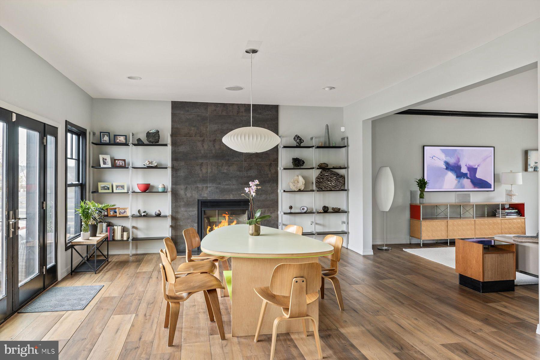 CANAL WALK - Residential