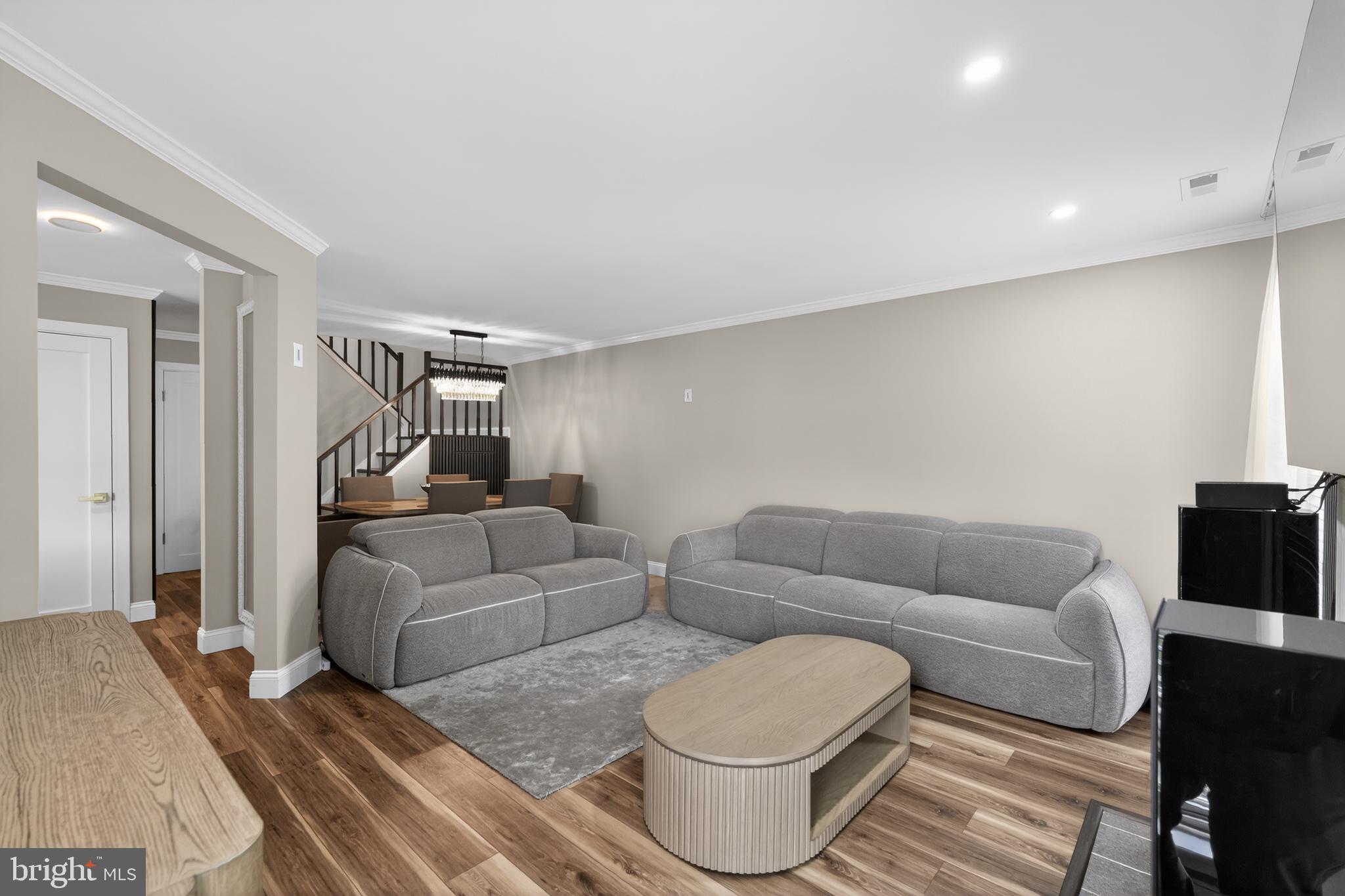 VILLAGE SHIRES - Residential