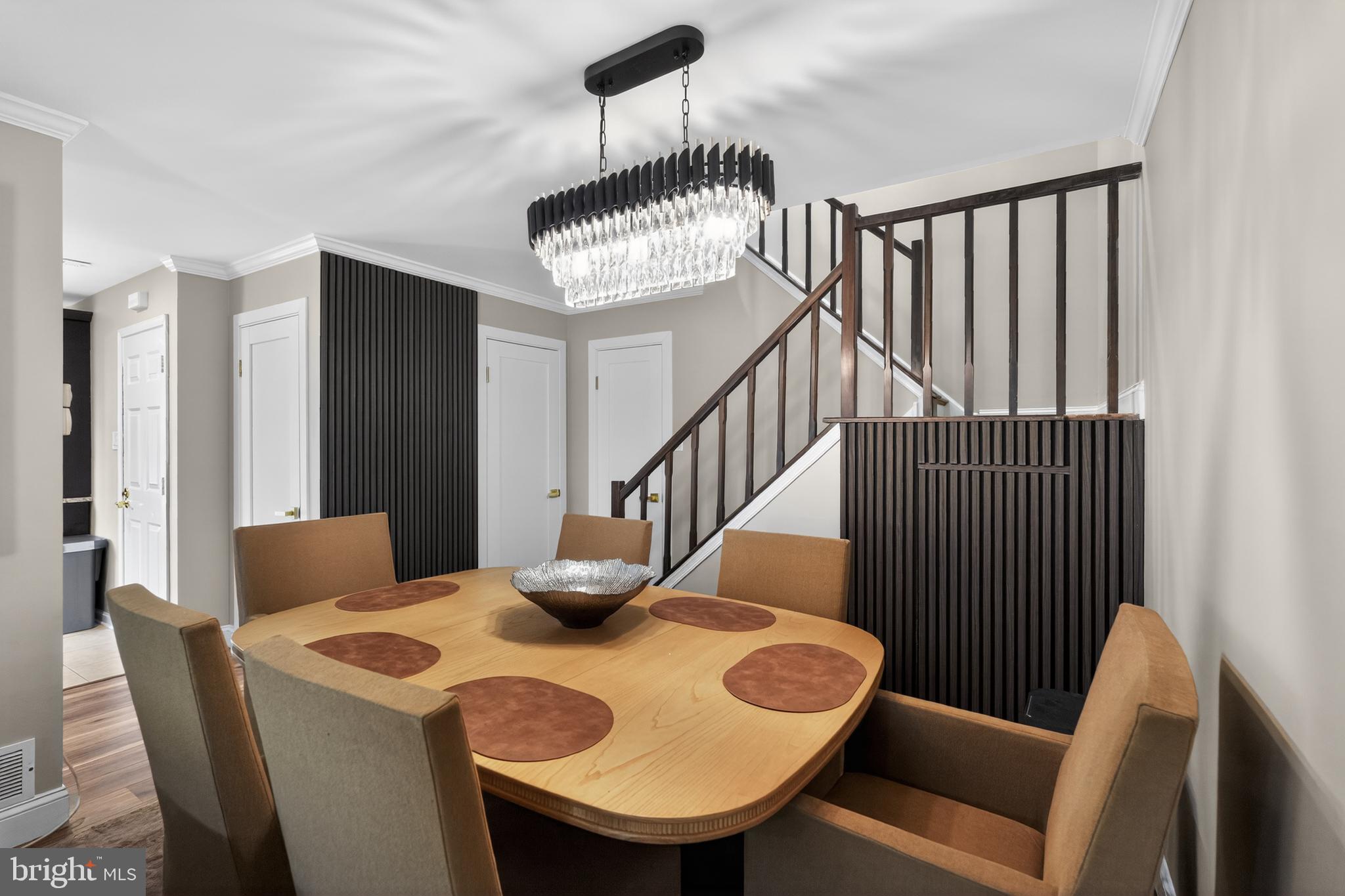 VILLAGE SHIRES - Residential