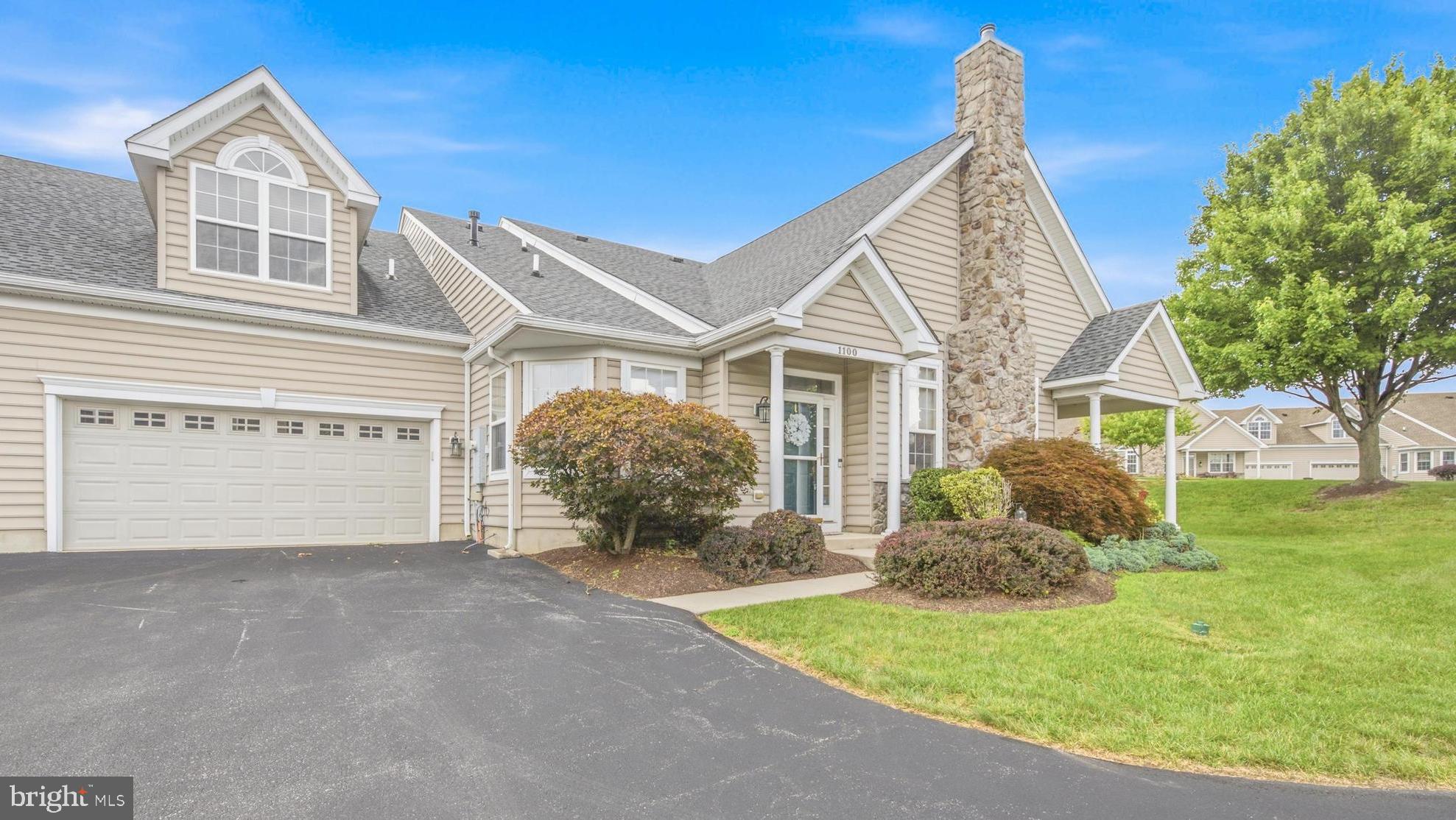 VILLAGES AT HILLVIEW - Residential
