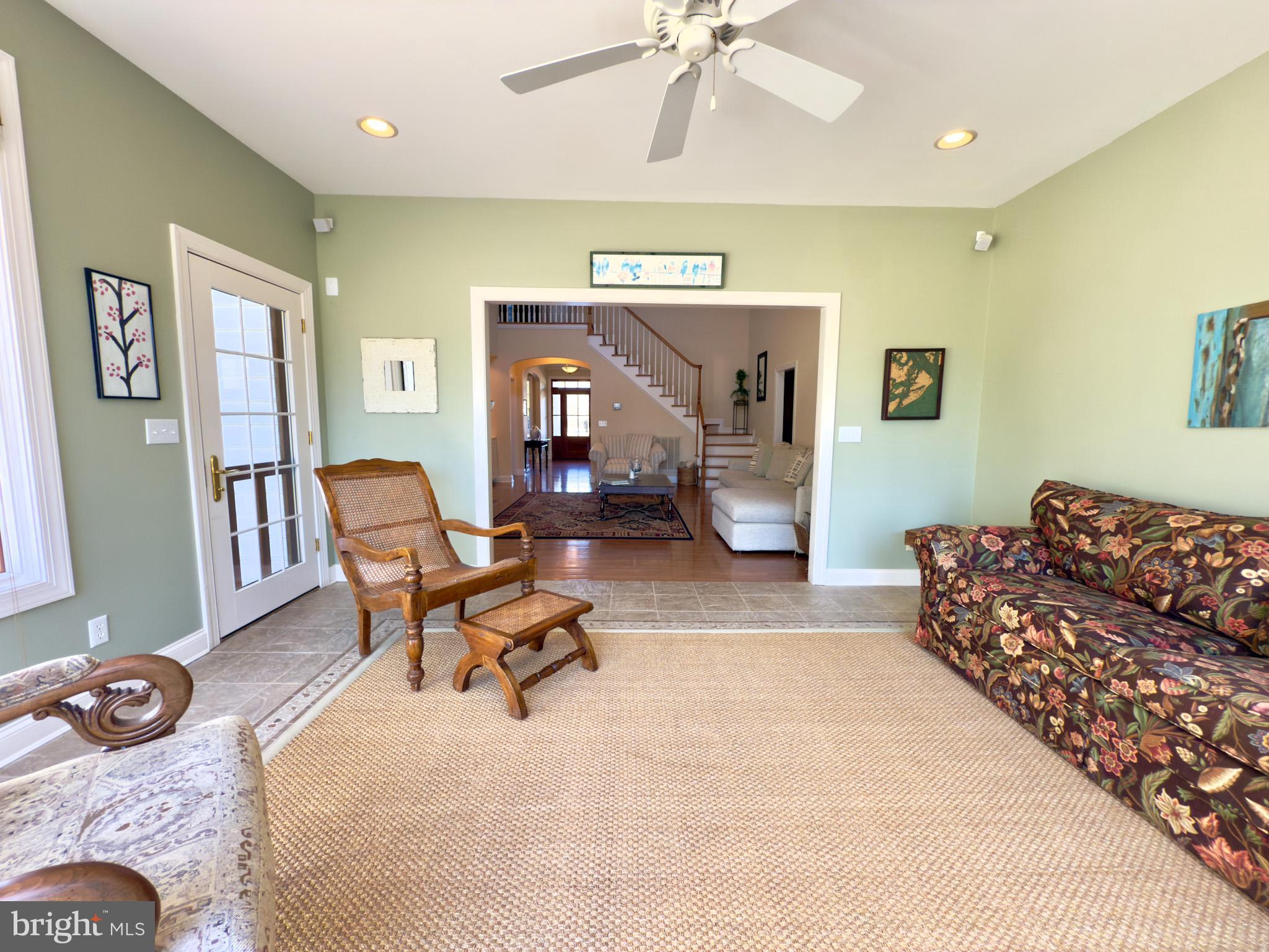 COUNTRY CLUB SOUTH - Residential