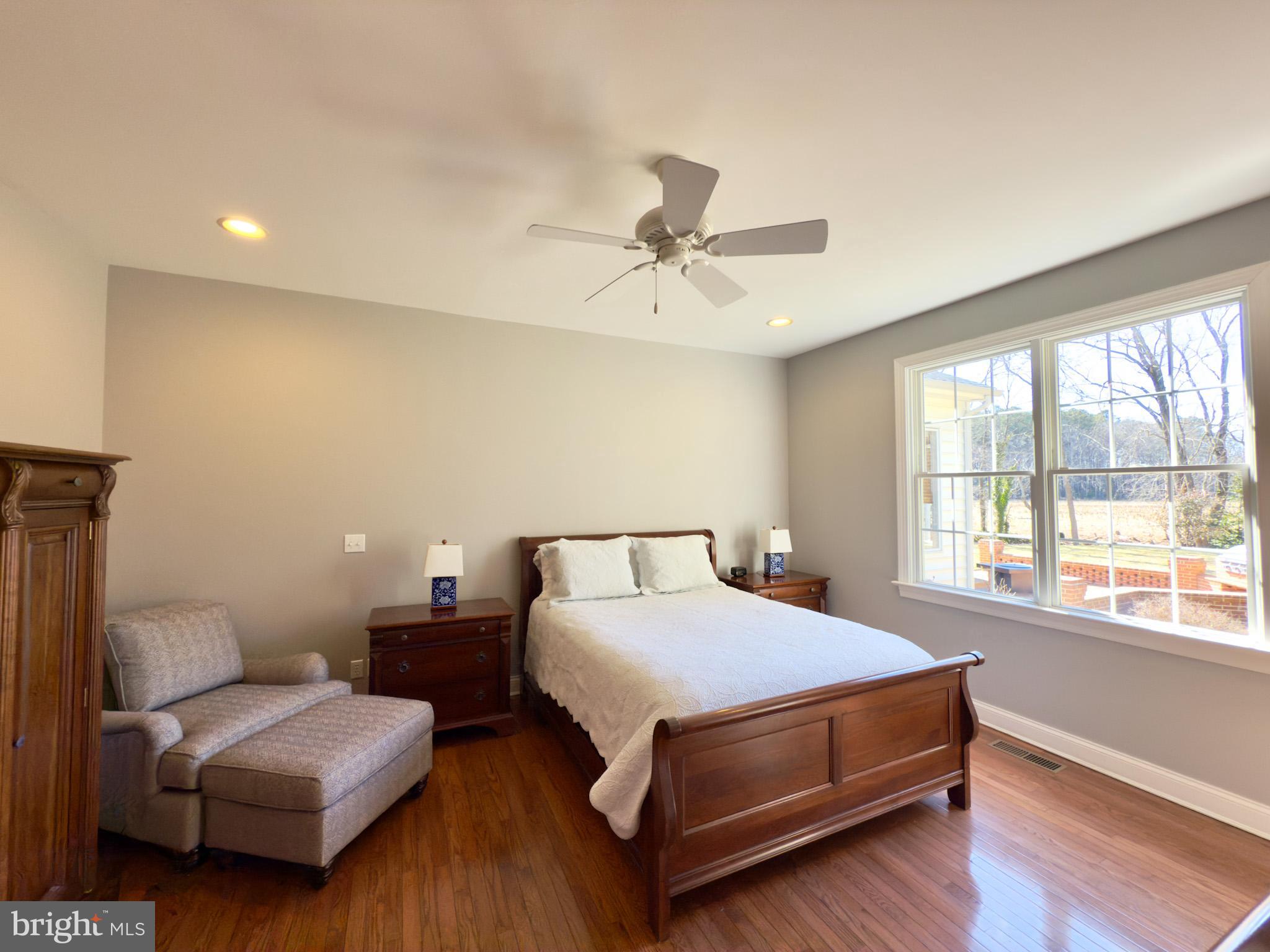 COUNTRY CLUB SOUTH - Residential
