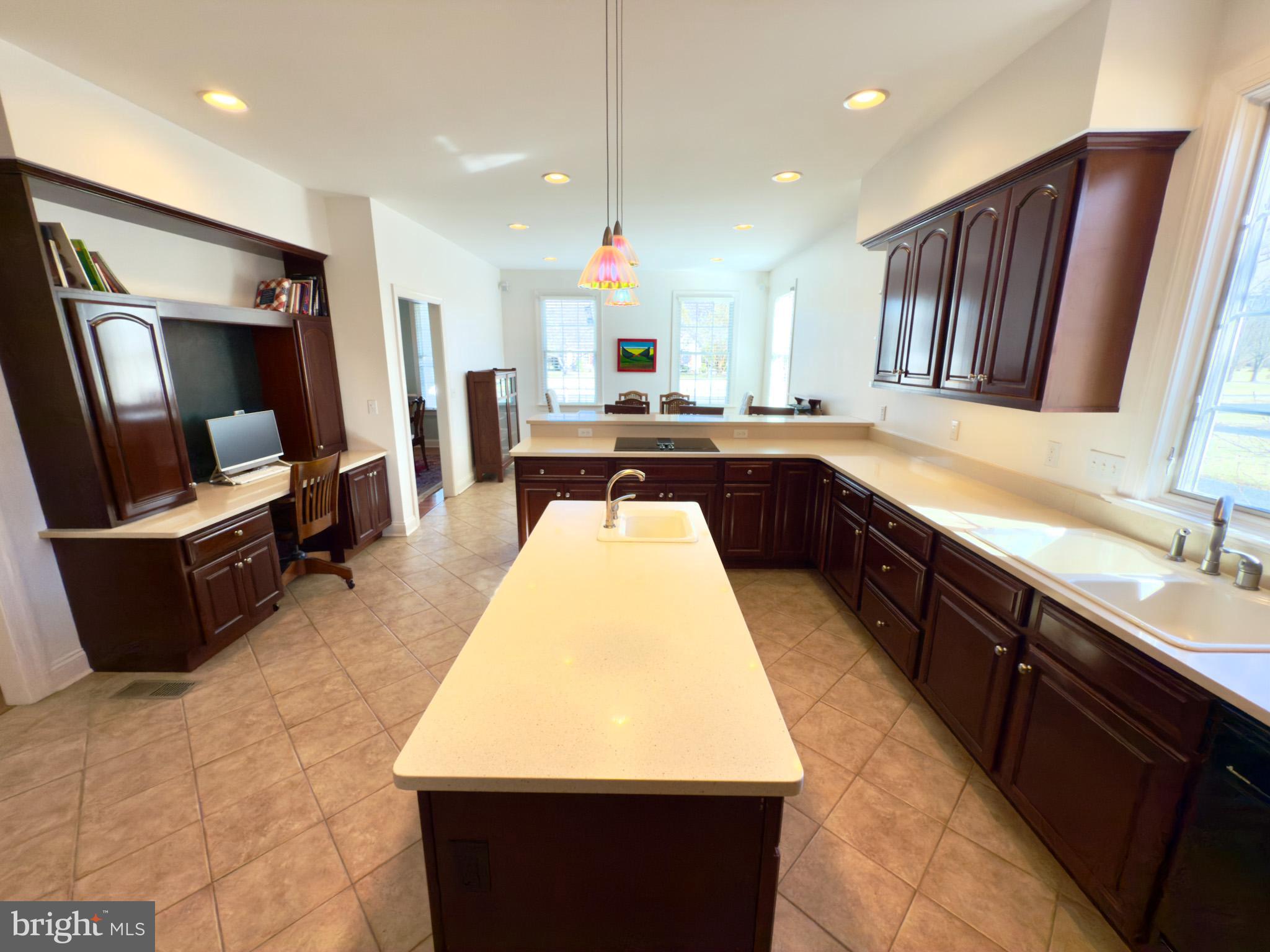 COUNTRY CLUB SOUTH - Residential