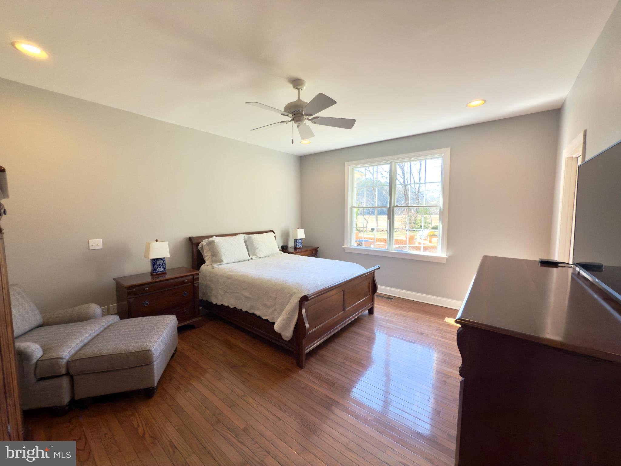 COUNTRY CLUB SOUTH - Residential