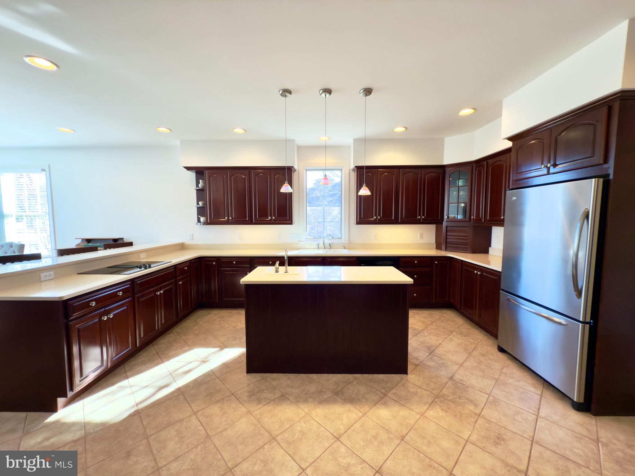 COUNTRY CLUB SOUTH - Residential