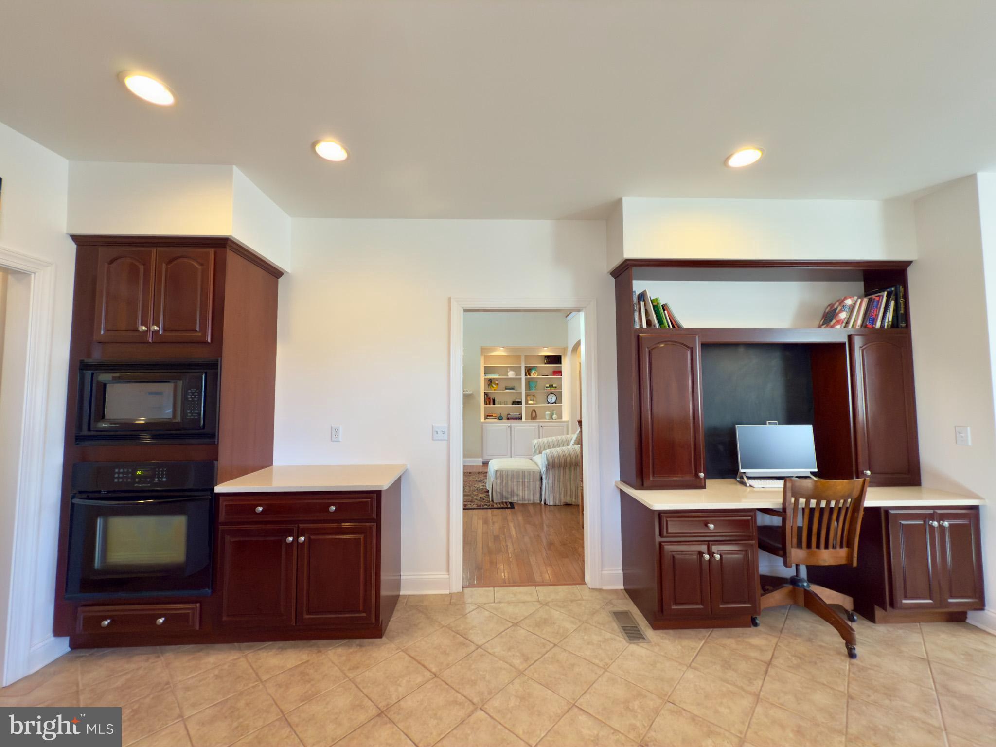 COUNTRY CLUB SOUTH - Residential