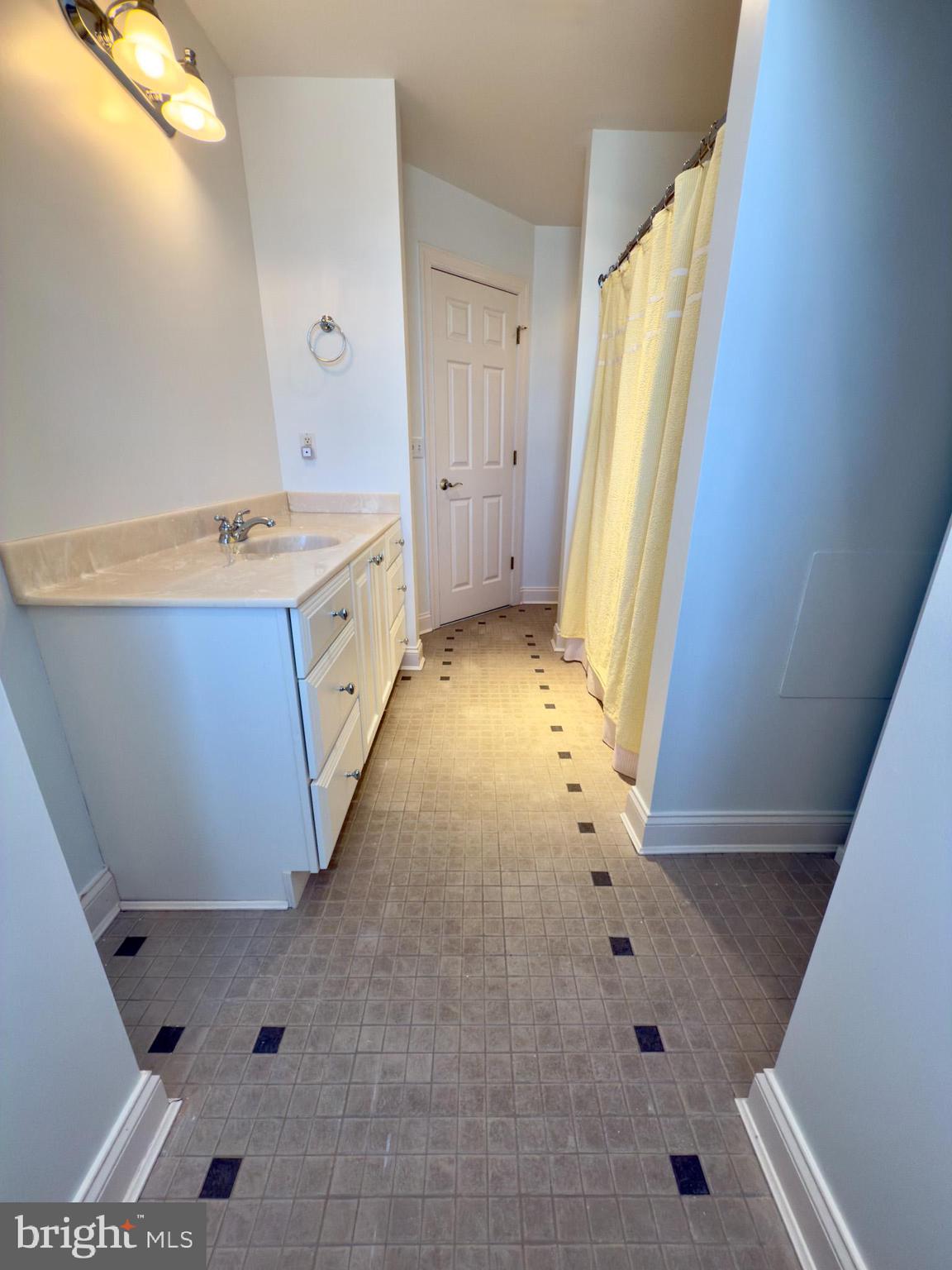 COUNTRY CLUB SOUTH - Residential