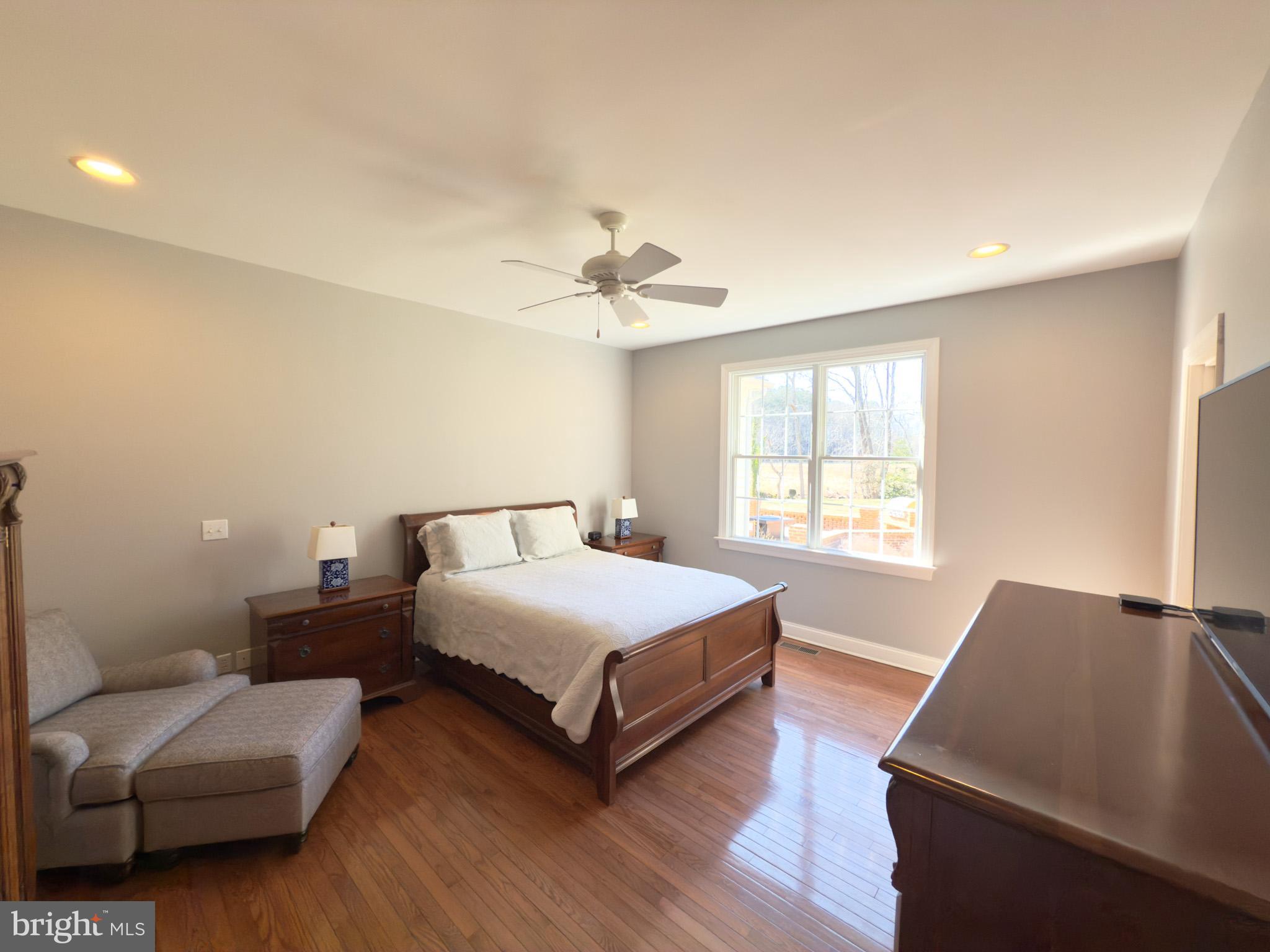 COUNTRY CLUB SOUTH - Residential