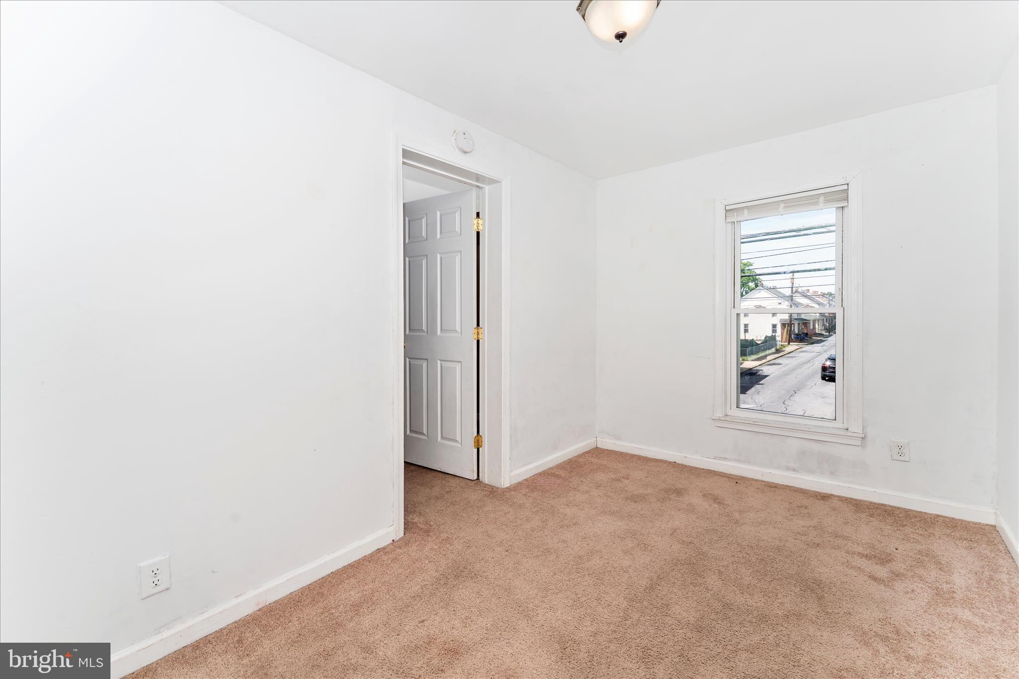 HAGERSTOWN - Residential