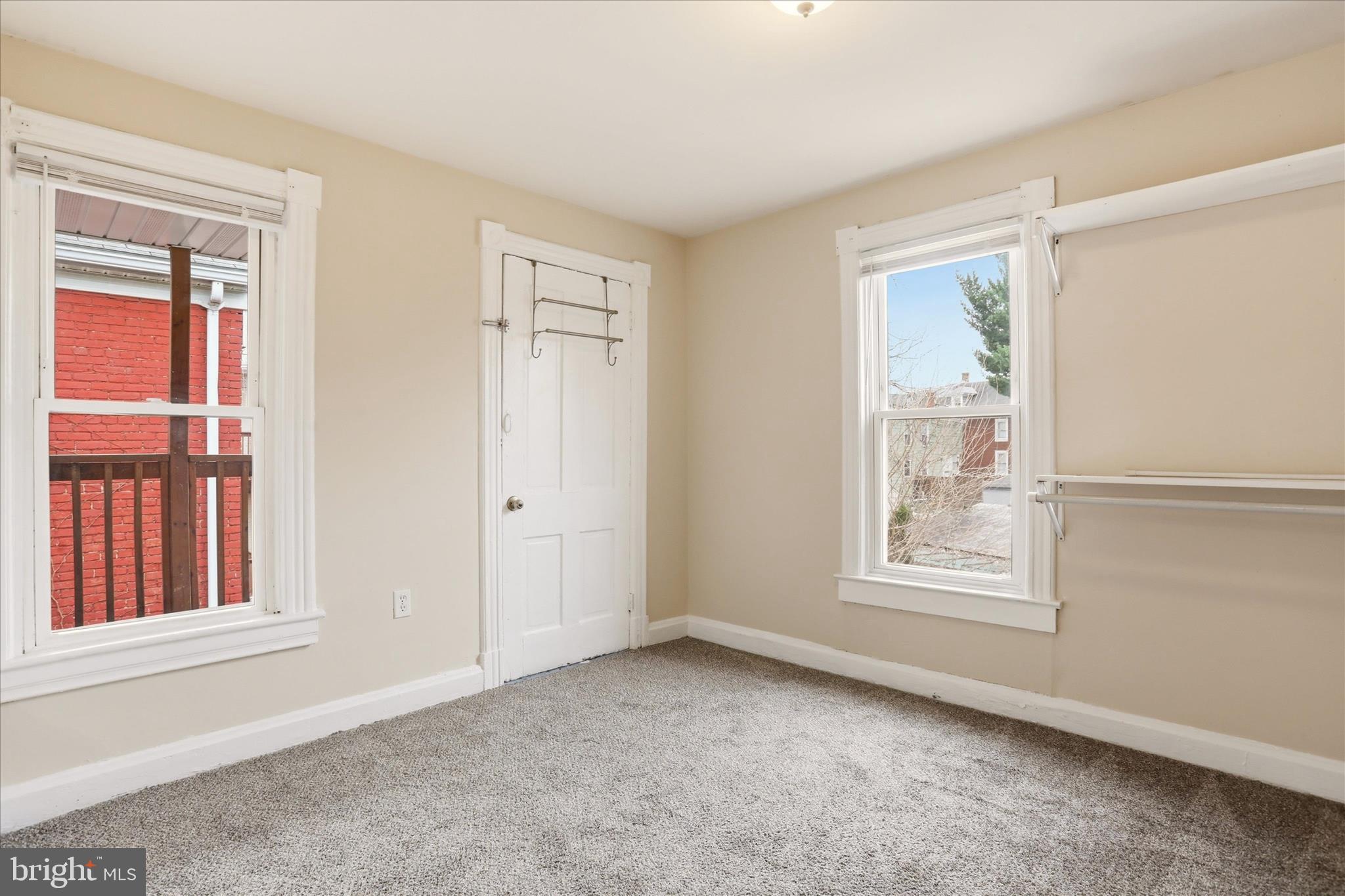 HAGERSTOWN - Residential