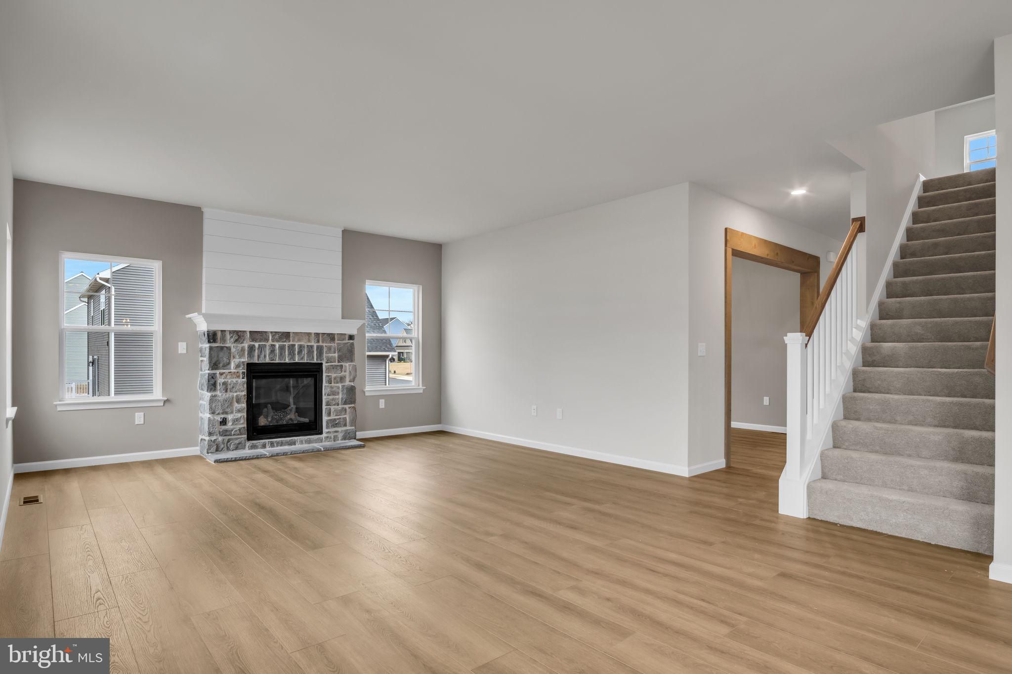 JEFFERSON COURT - Residential