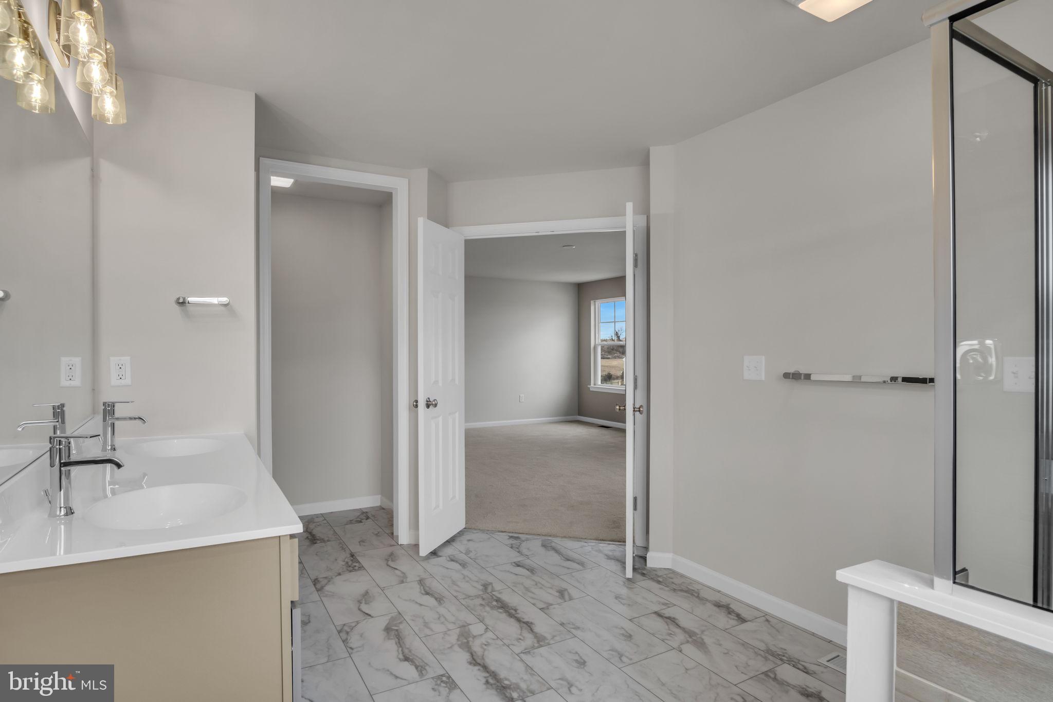 JEFFERSON COURT - Residential
