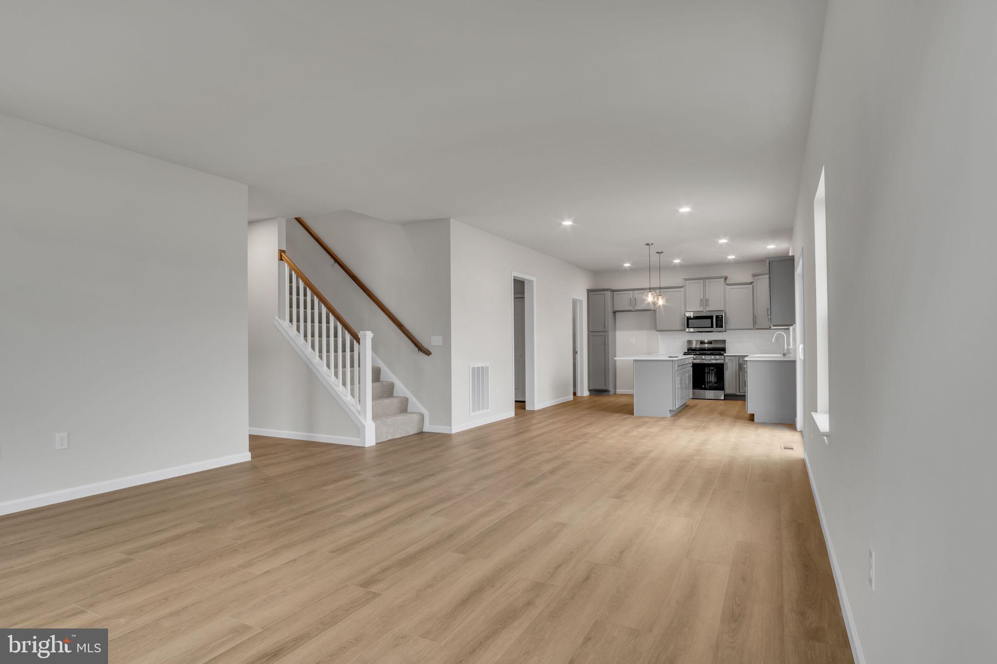 JEFFERSON COURT - Residential