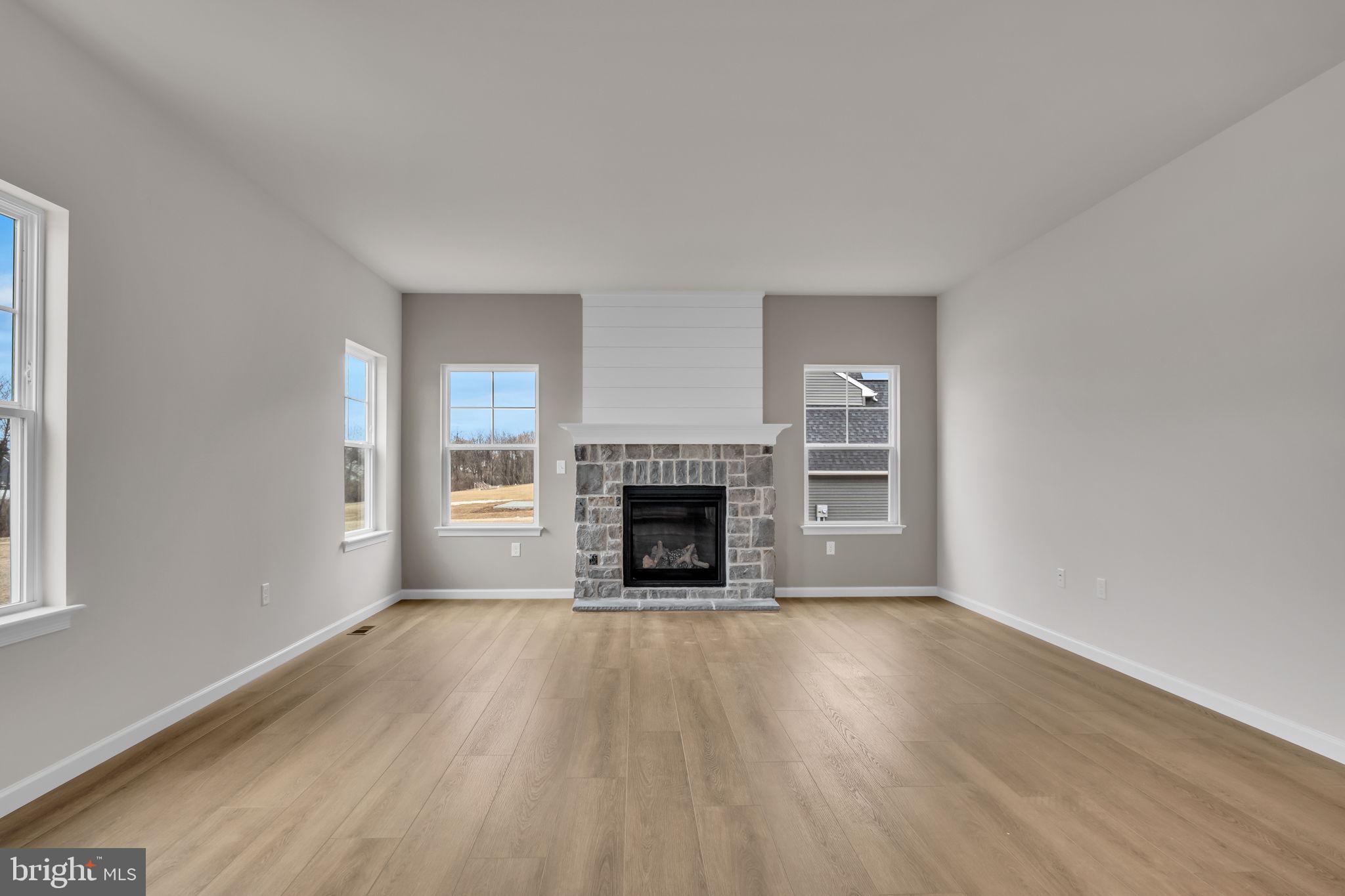 JEFFERSON COURT - Residential