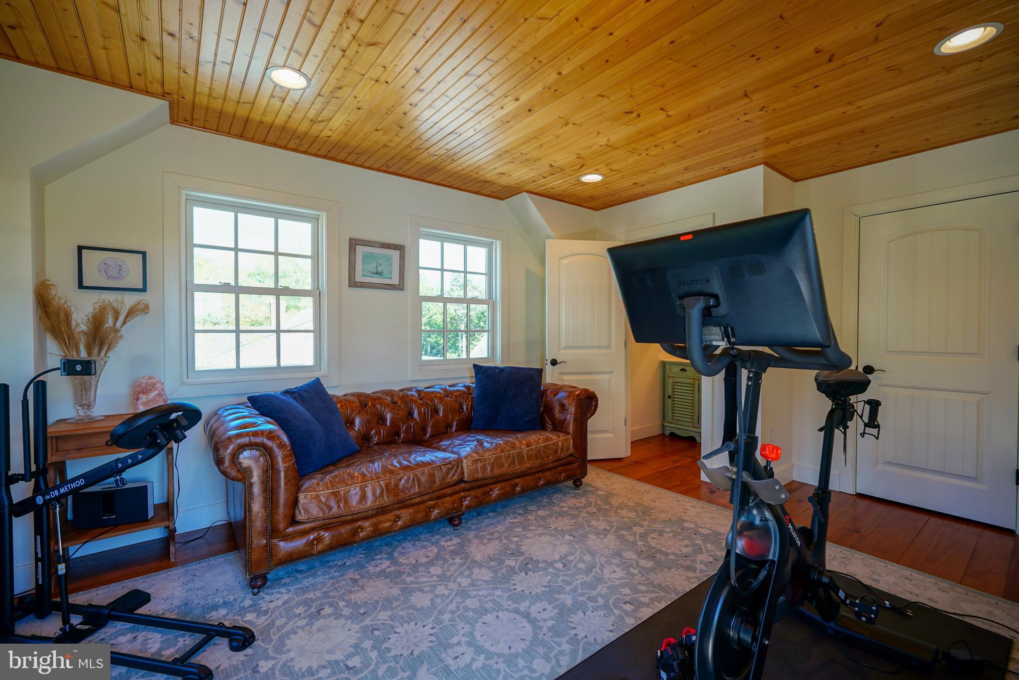 SHIPCARPENTER SQ - Residential