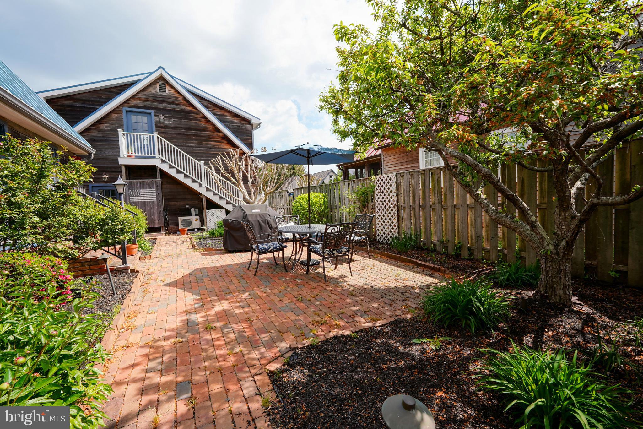 SHIPCARPENTER SQ - Residential
