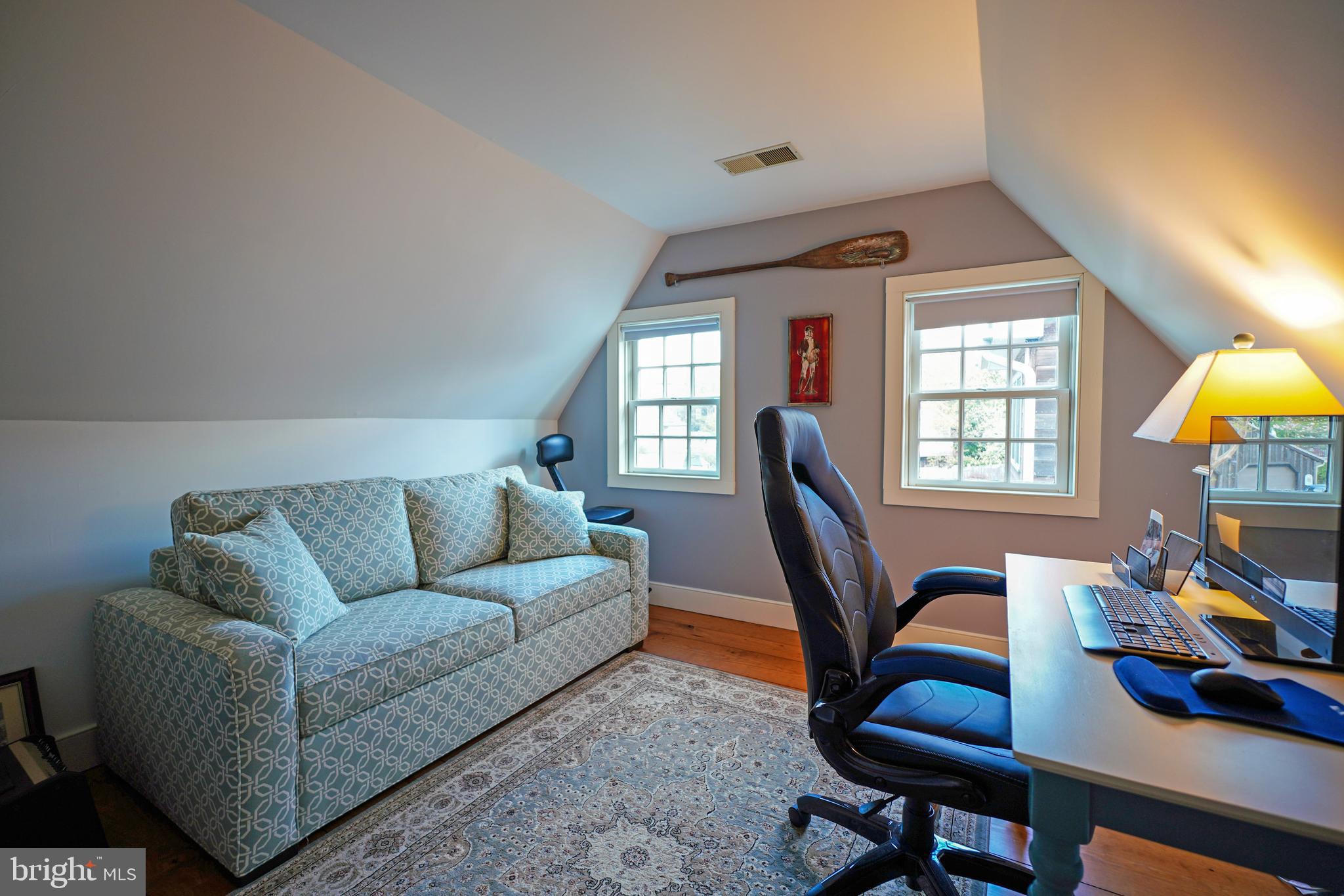 SHIPCARPENTER SQ - Residential