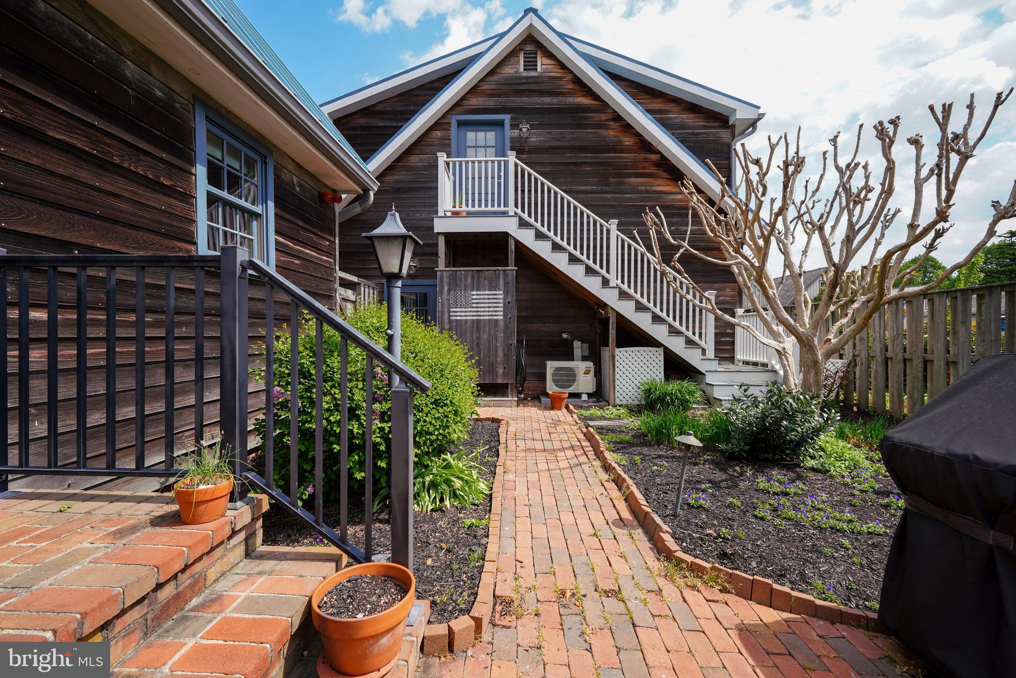 SHIPCARPENTER SQ - Residential