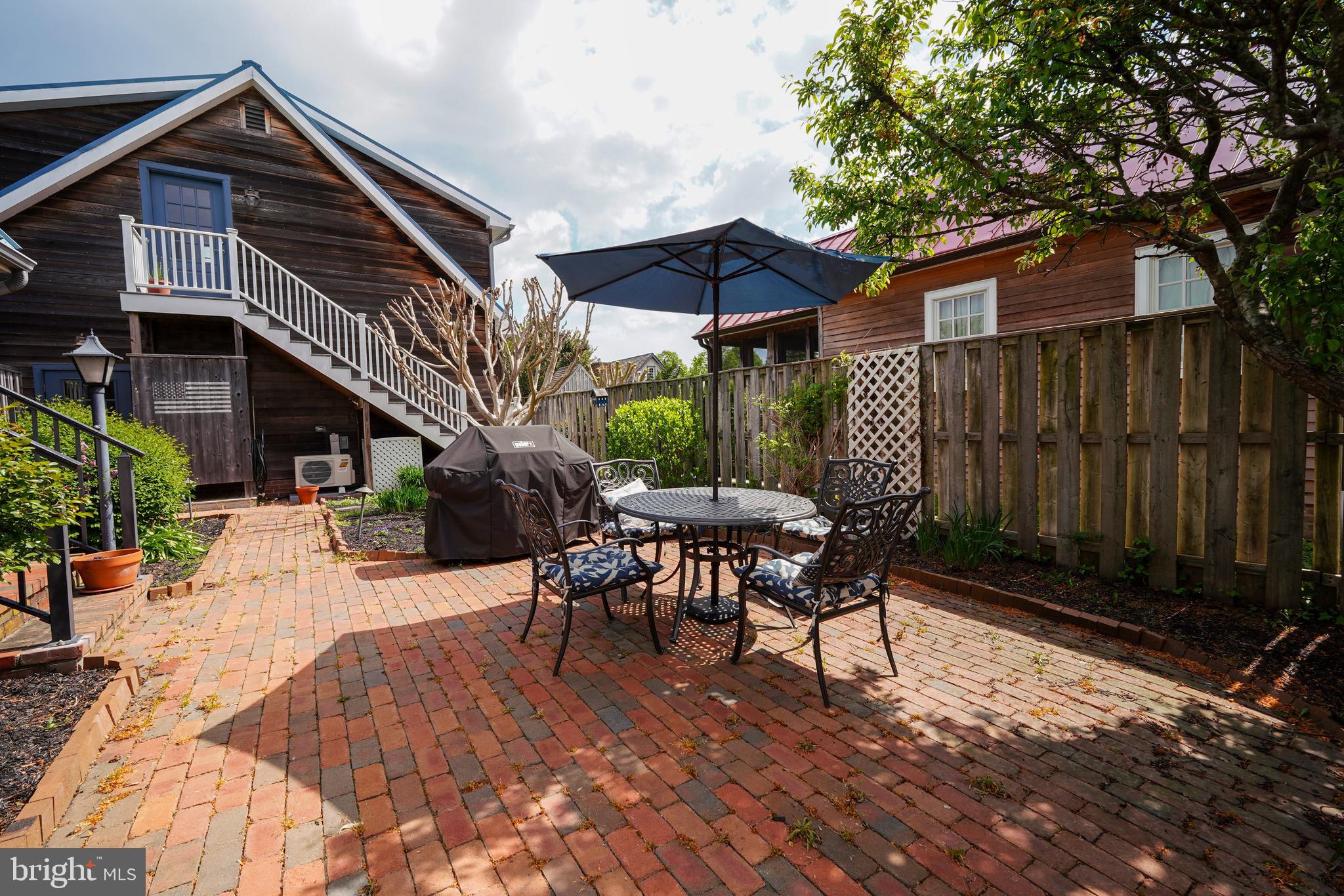 SHIPCARPENTER SQ - Residential