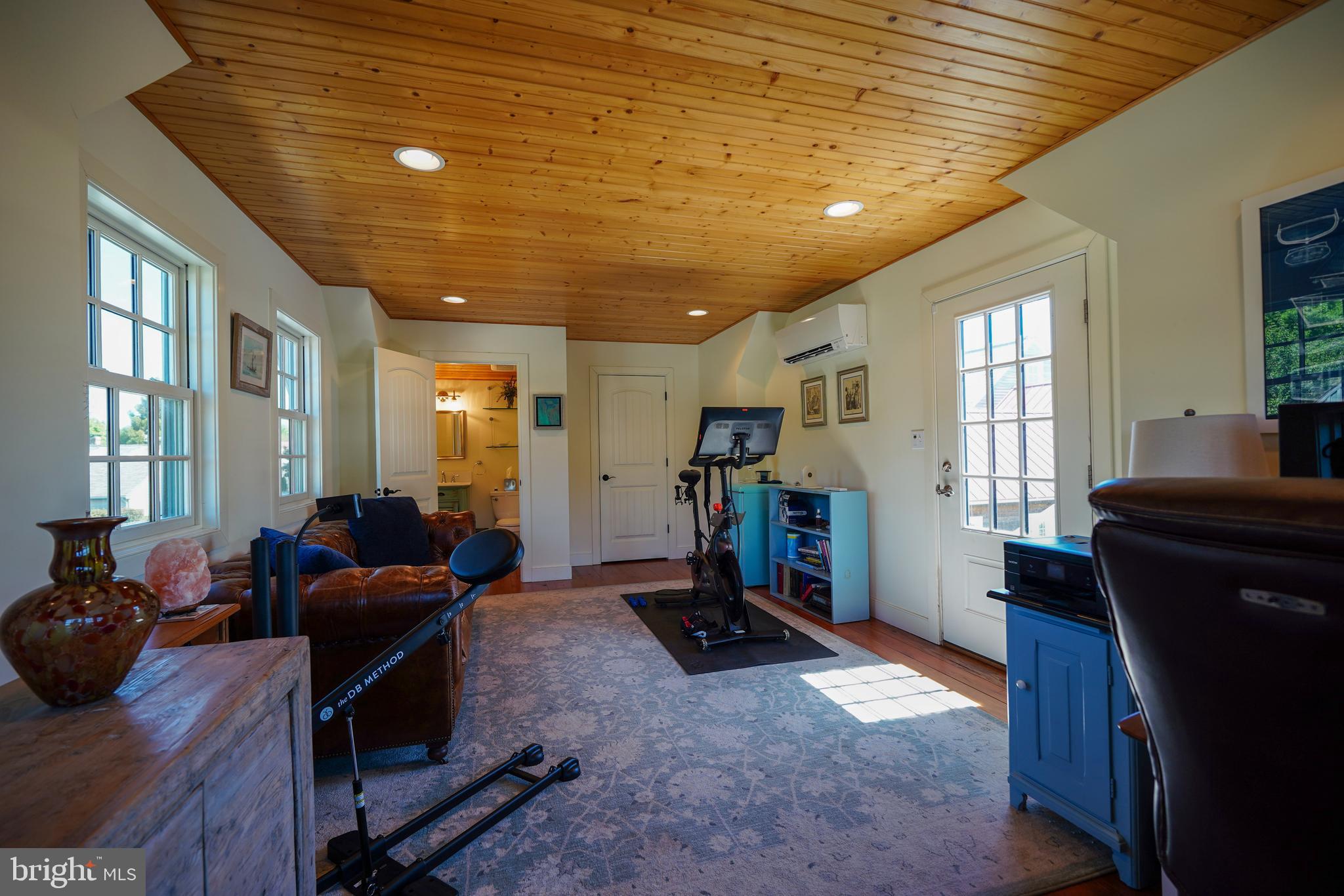 SHIPCARPENTER SQ - Residential