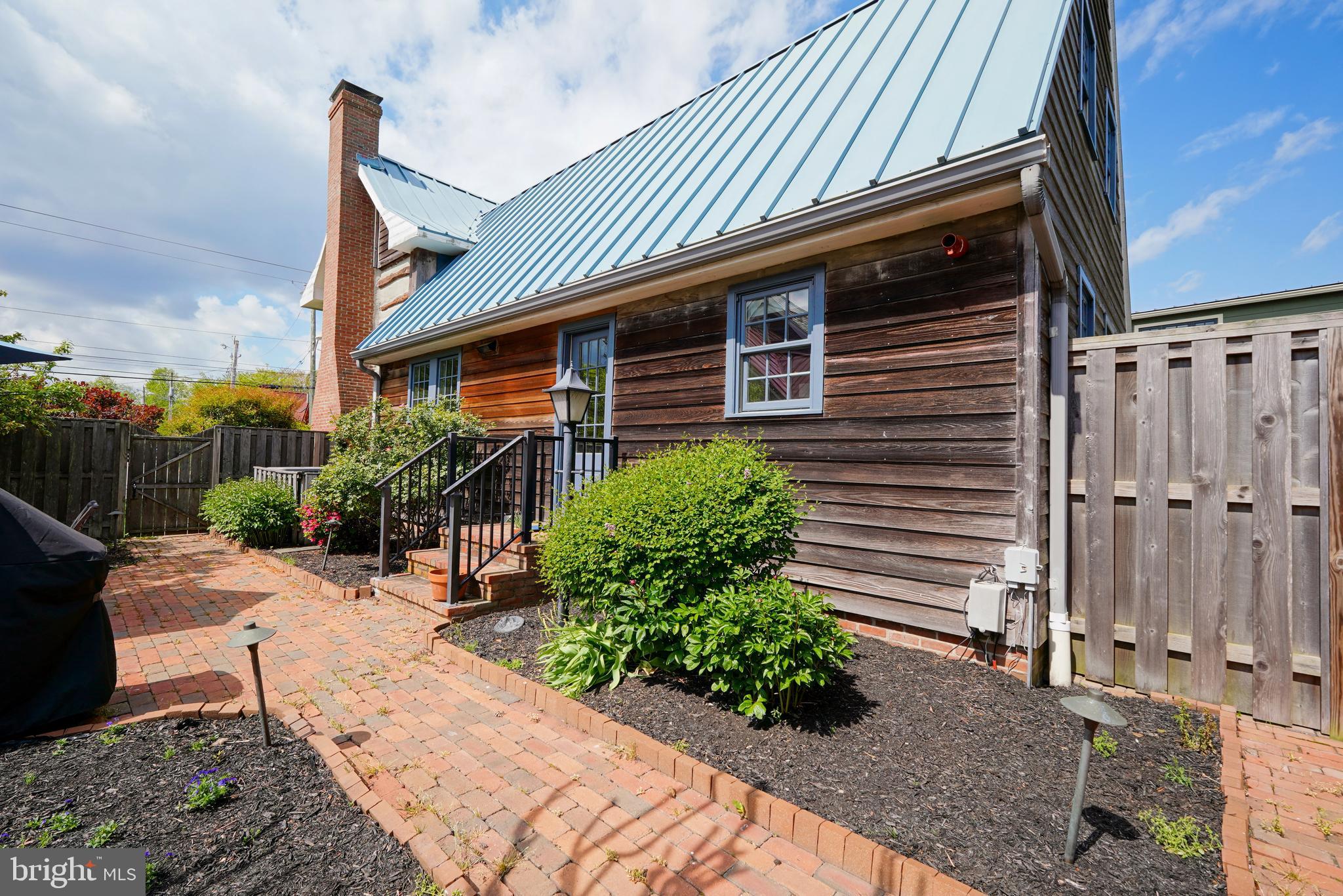 SHIPCARPENTER SQ - Residential