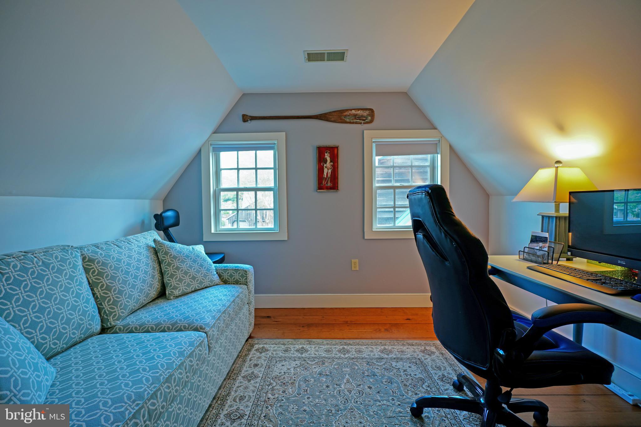 SHIPCARPENTER SQ - Residential